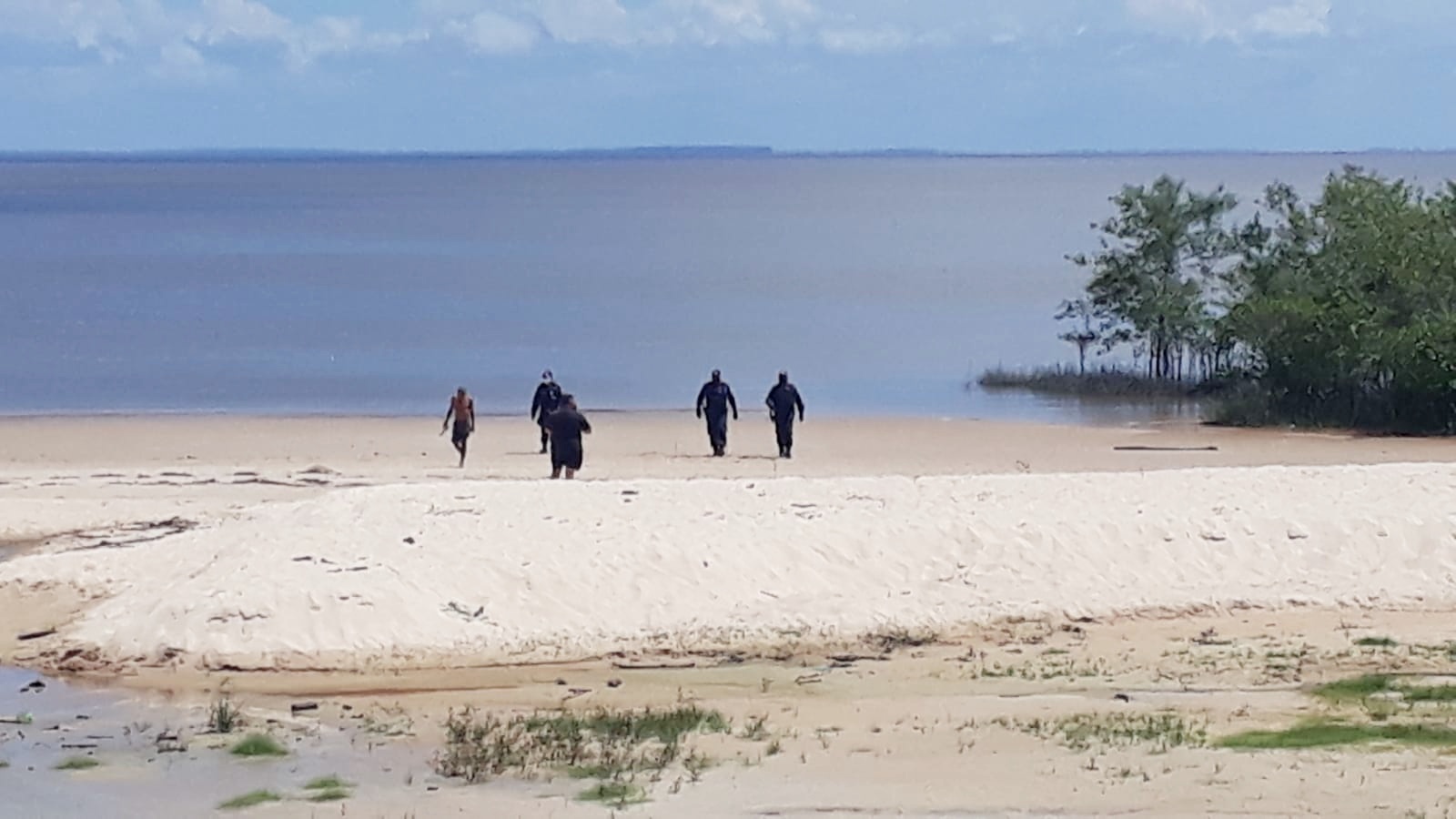 Guarda Municipal retira mais de 300 banhistas das praias de Mosqueiro e Outeiro