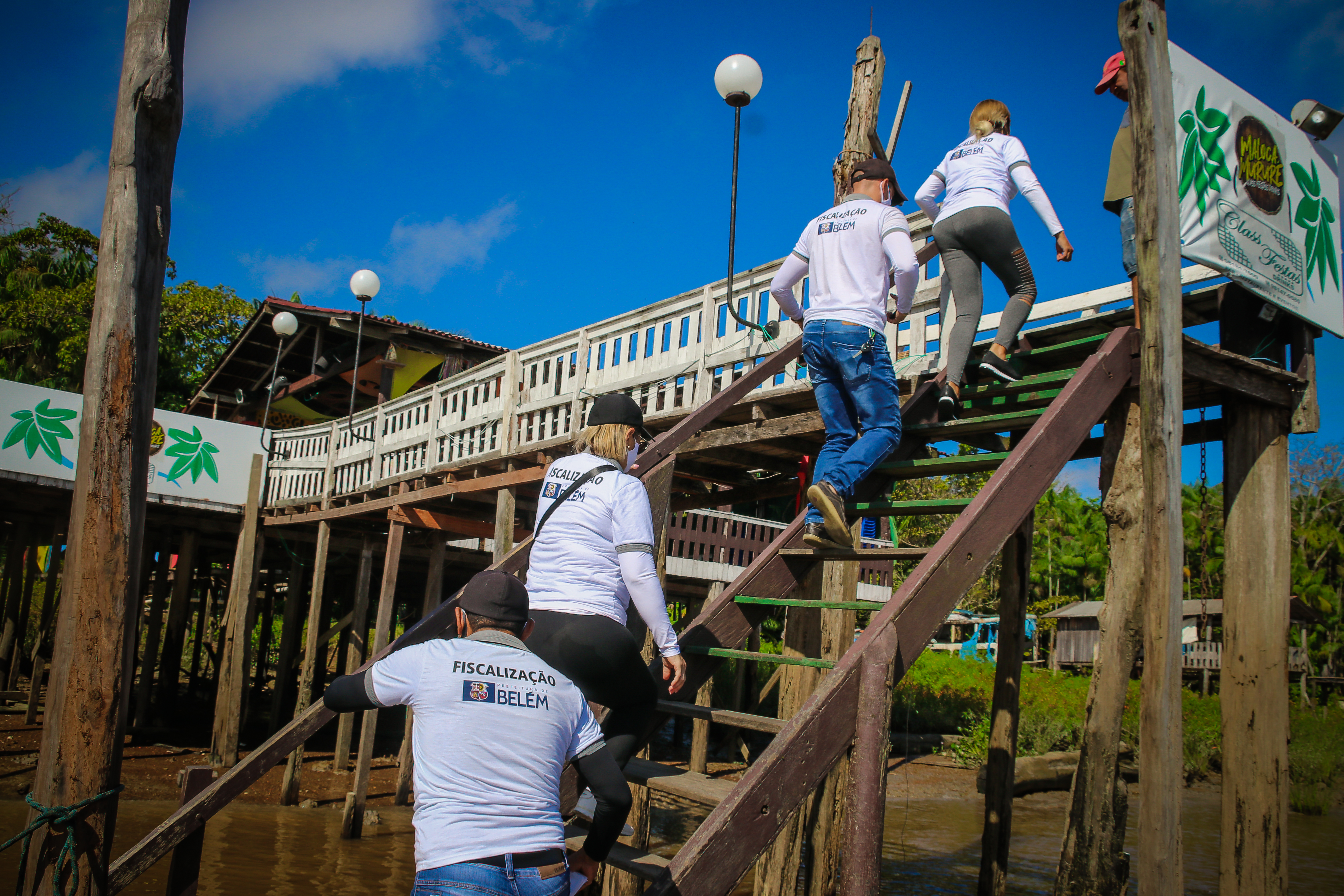 Agentes da Prefeitura de Belém fiscalizam 33 restaurantes da ilha do Combu