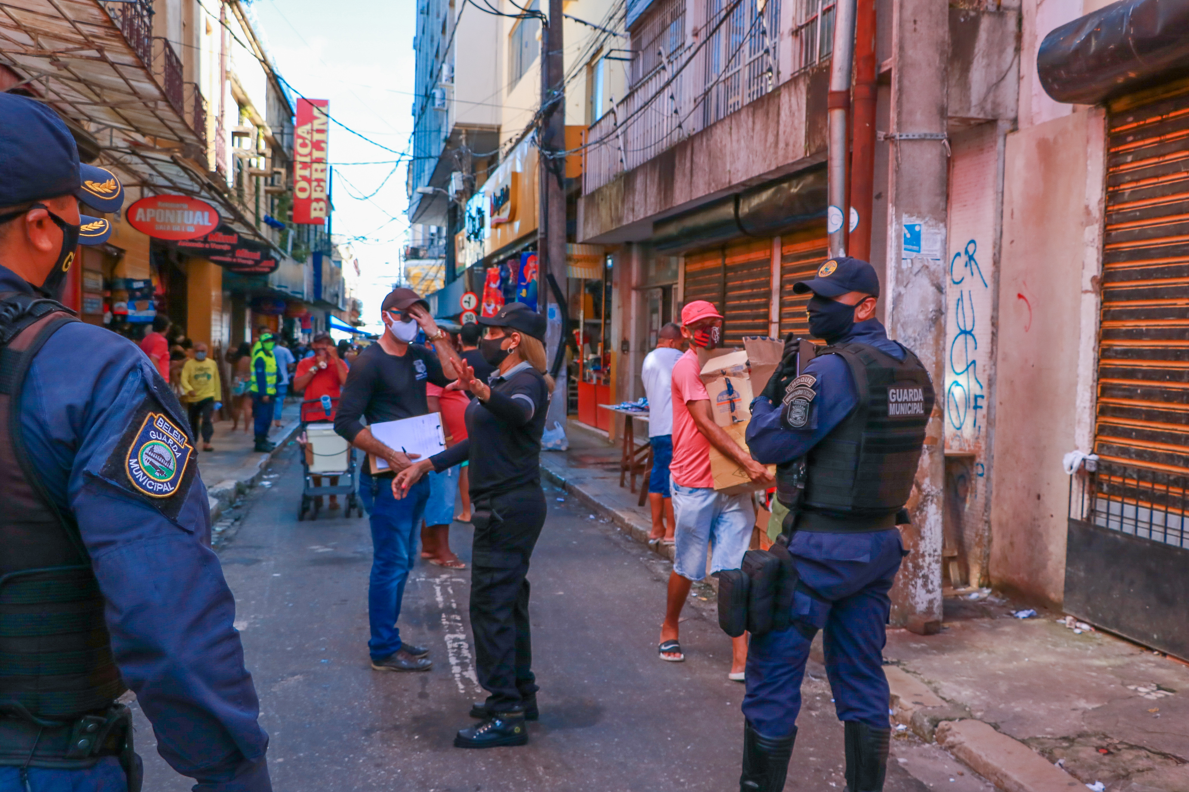 Órgãos de segurança municipal intensificam fiscalização em estabelecimentos da cidade