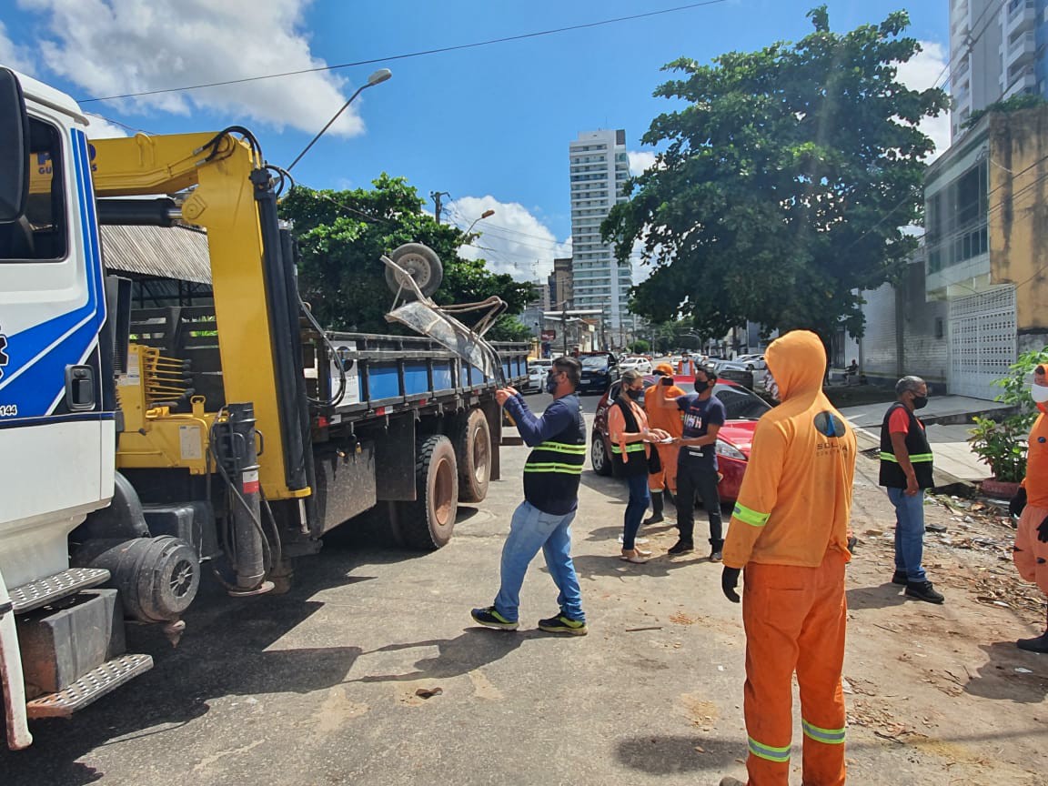 Operação apreende carroças utilizadas no descarte irregular de entulho