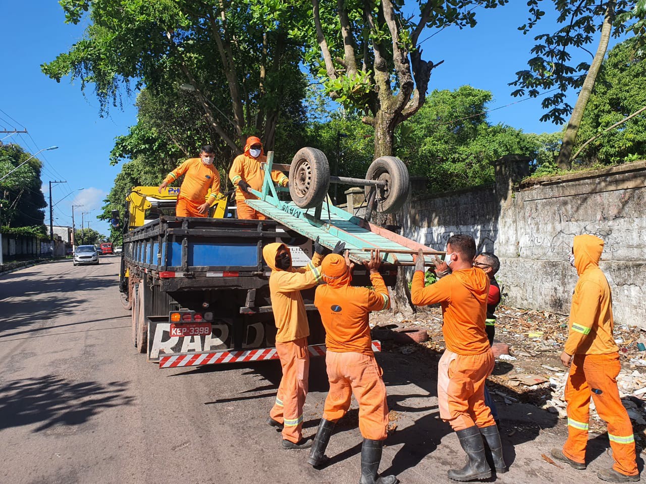 Operação apreende carroças utilizadas no descarte irregular de entulho