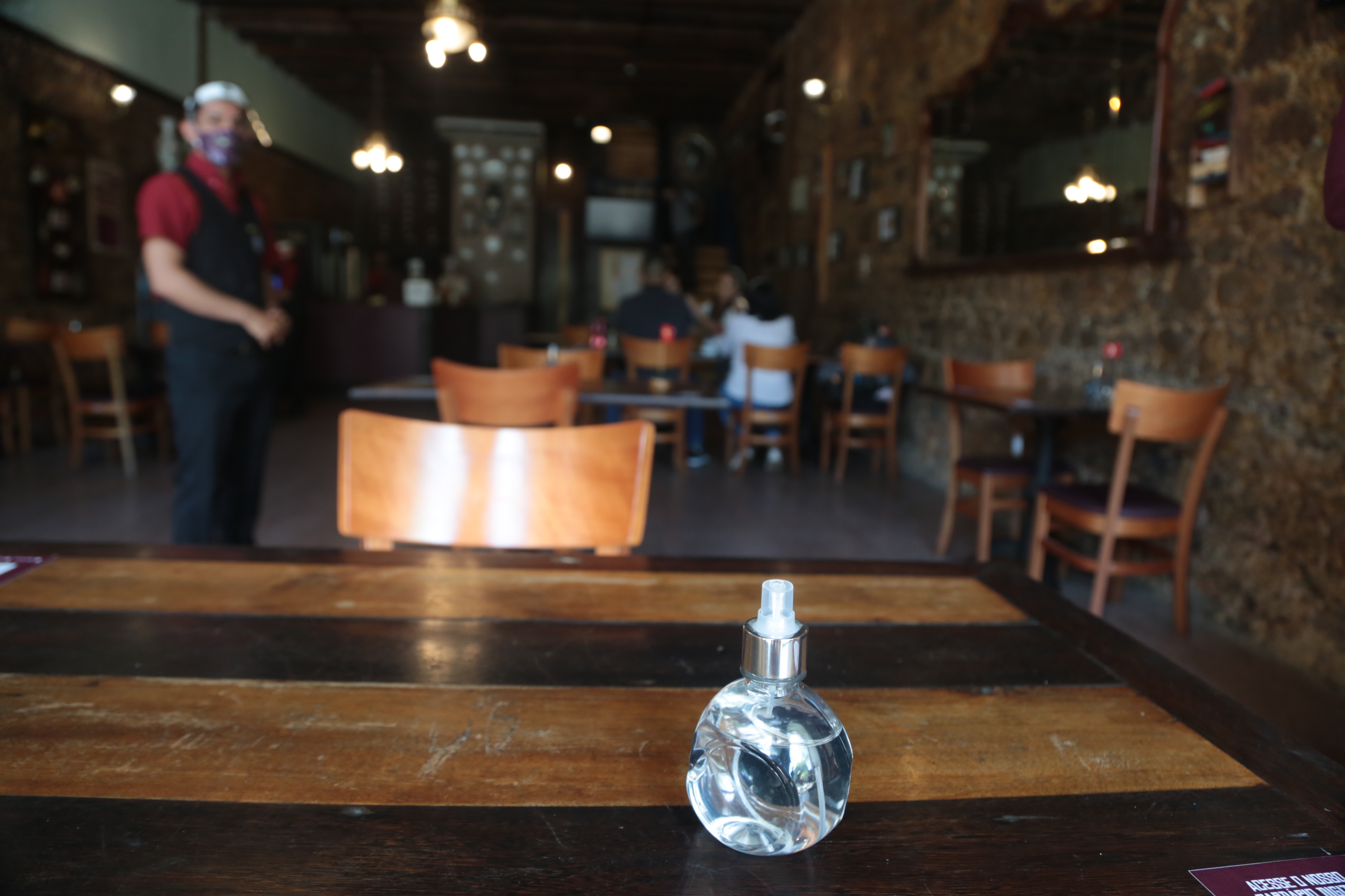 Órgãos municipais fiscalizam reabertura de restaurantes e lanchonetes