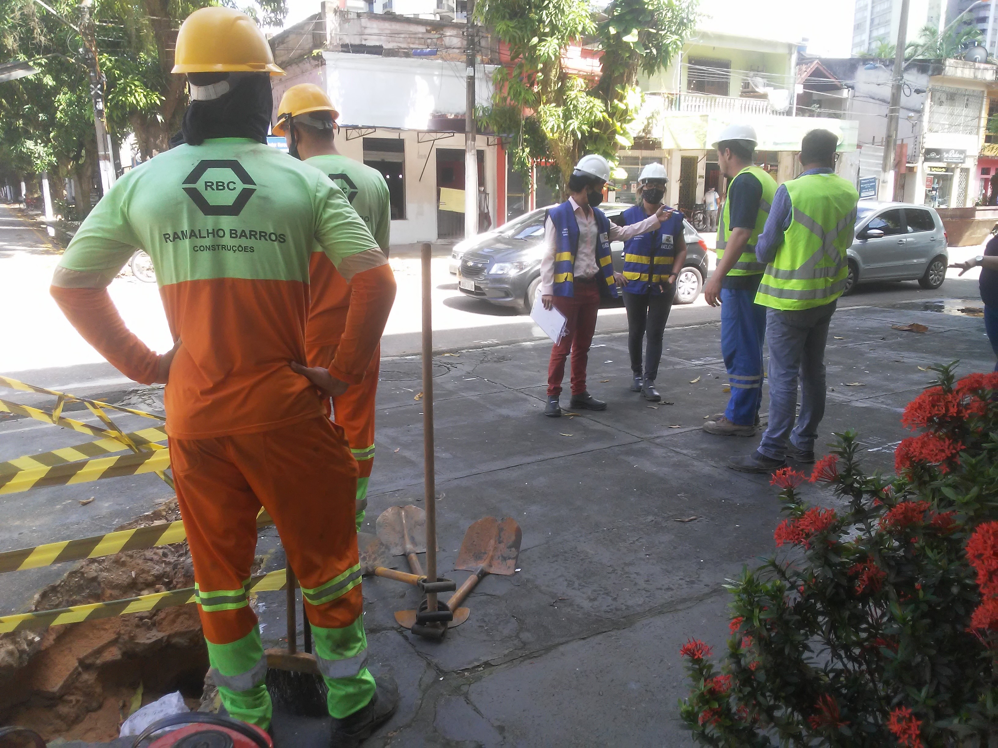 Arbel fiscaliza serviços de substituição de rede de abastecimento de água