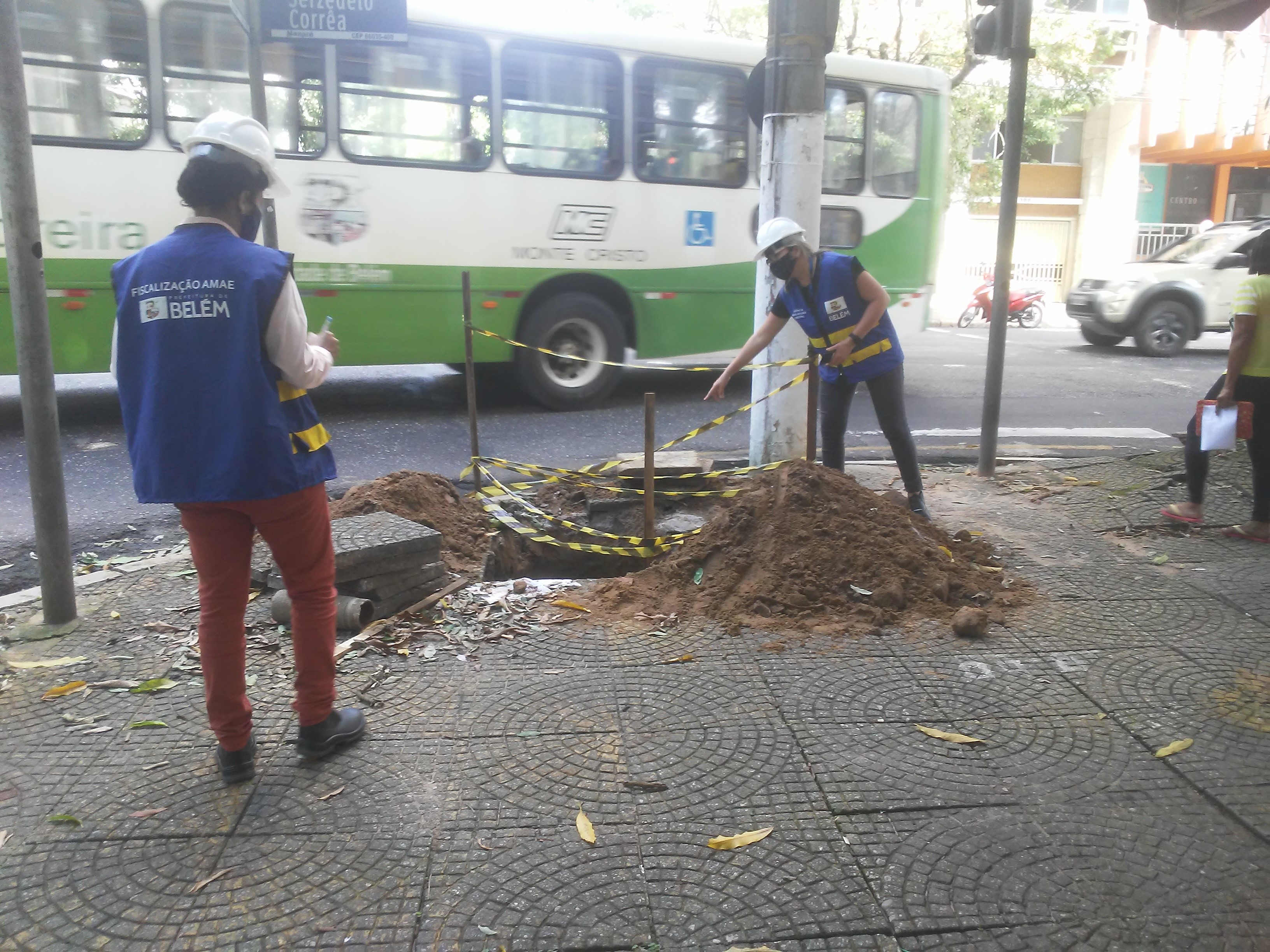 Arbel fiscaliza serviços de substituição de rede de abastecimento de água