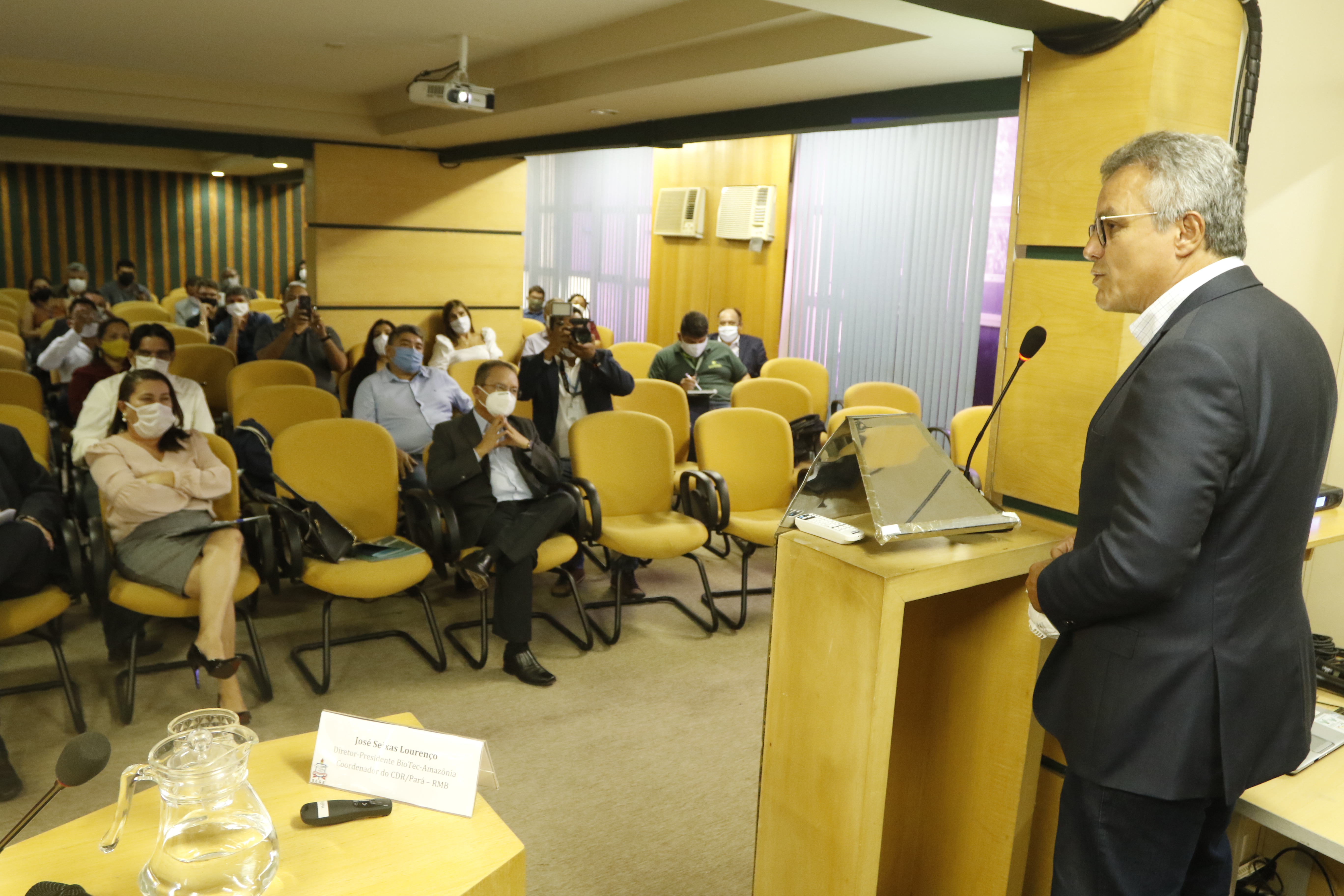 Prefeito de Belém participa de reunião para a implementação do Centro de Desenvolvimento Regional
