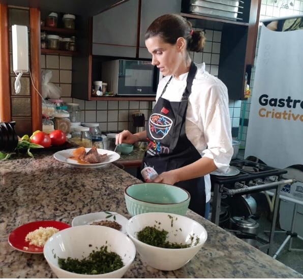 Chefs premiados ensinam receitas no projeto “Gastronomia Criativa em Casa”