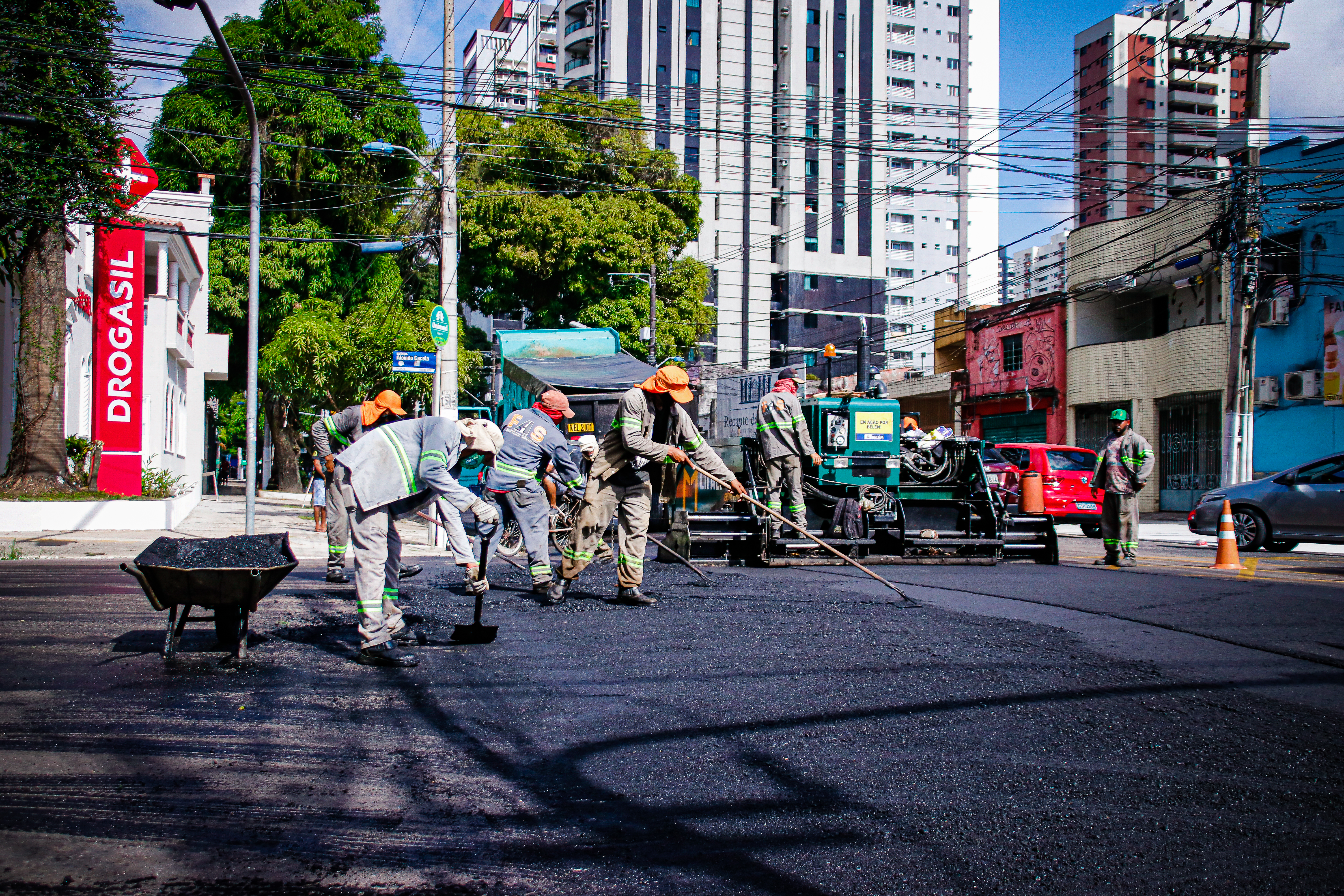 Sesan inicia recuperação asfáltica dos primeiros trechos da avenida Governador José Malcher