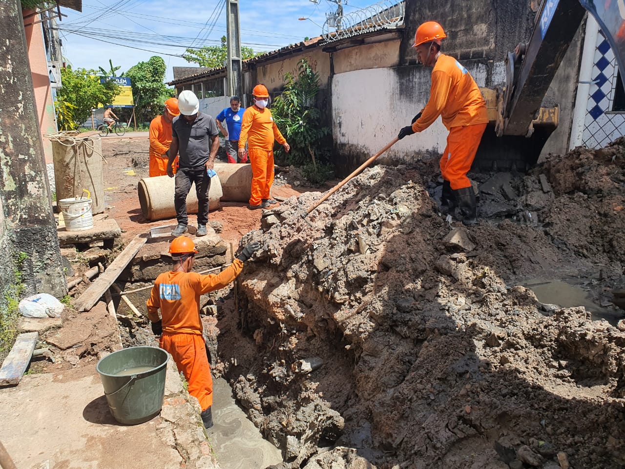 Sesan inicia obras de drenagem na passagem Gracinha, em Canudos