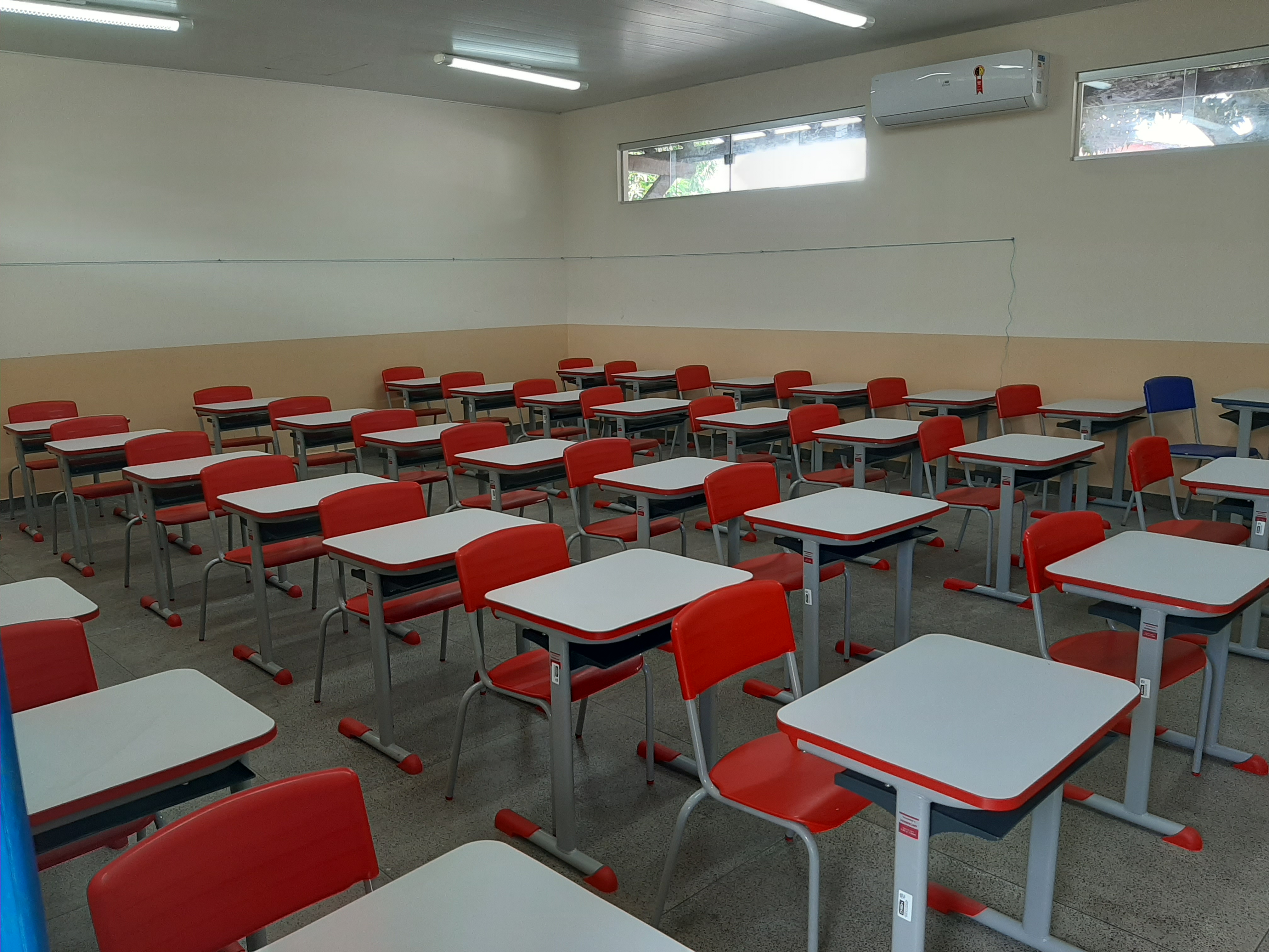 Mais de 600 alunos serão beneficiados com escola totalmente reformada na Marambaia