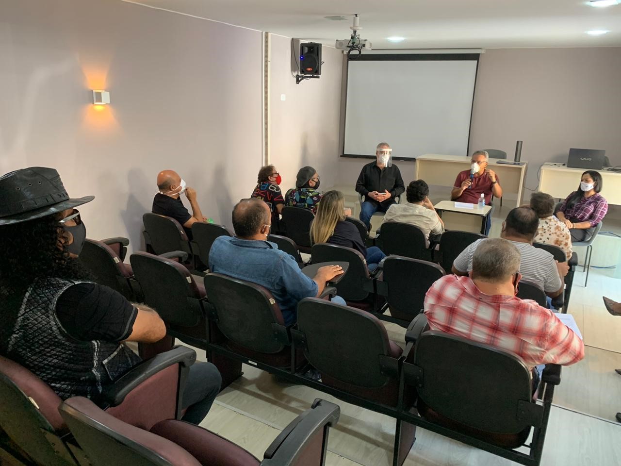 Decreto municipal libera música em restaurantes