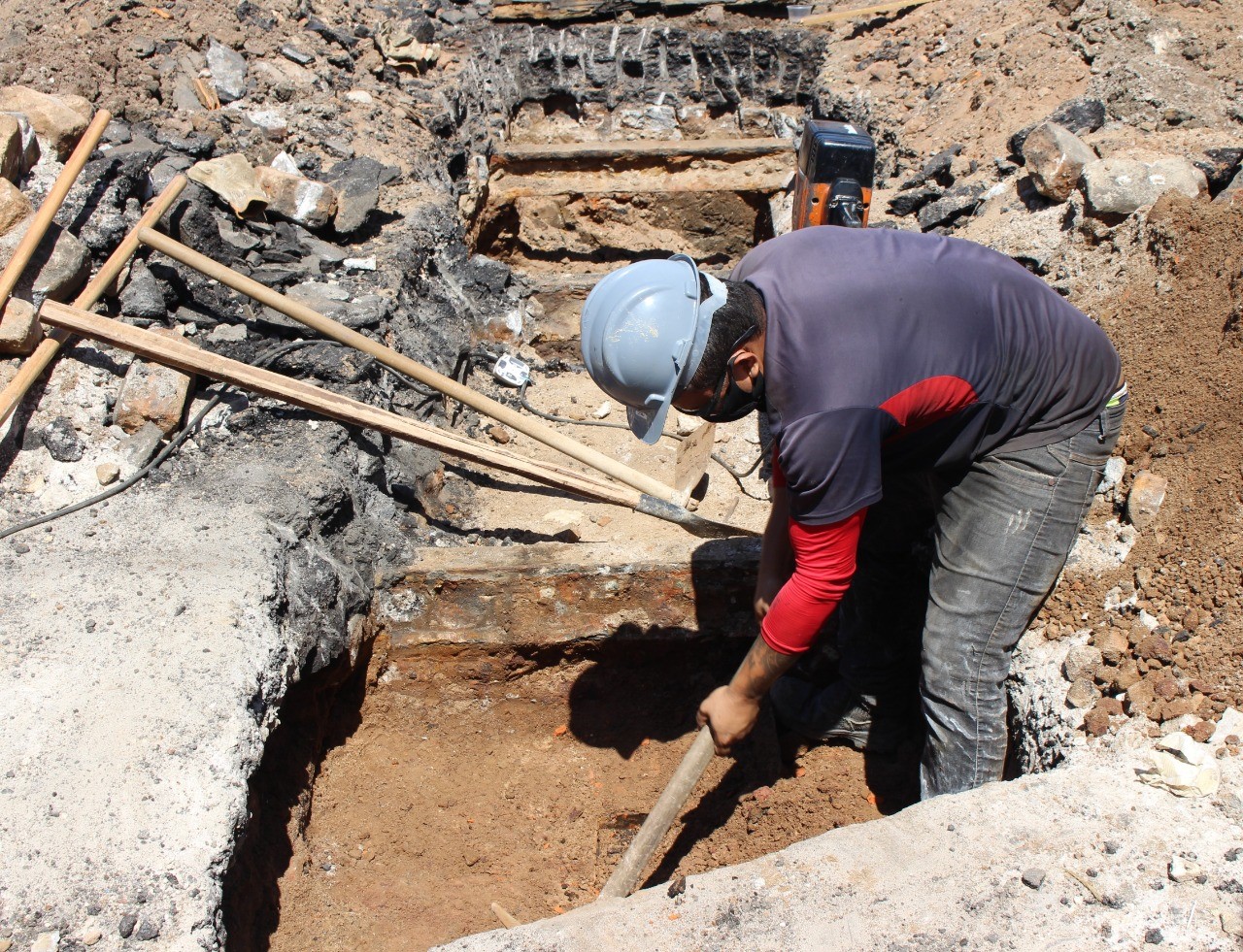 Obras no Comércio avançam sob cuidadoso trabalho arqueológico e curadoria de material histórico