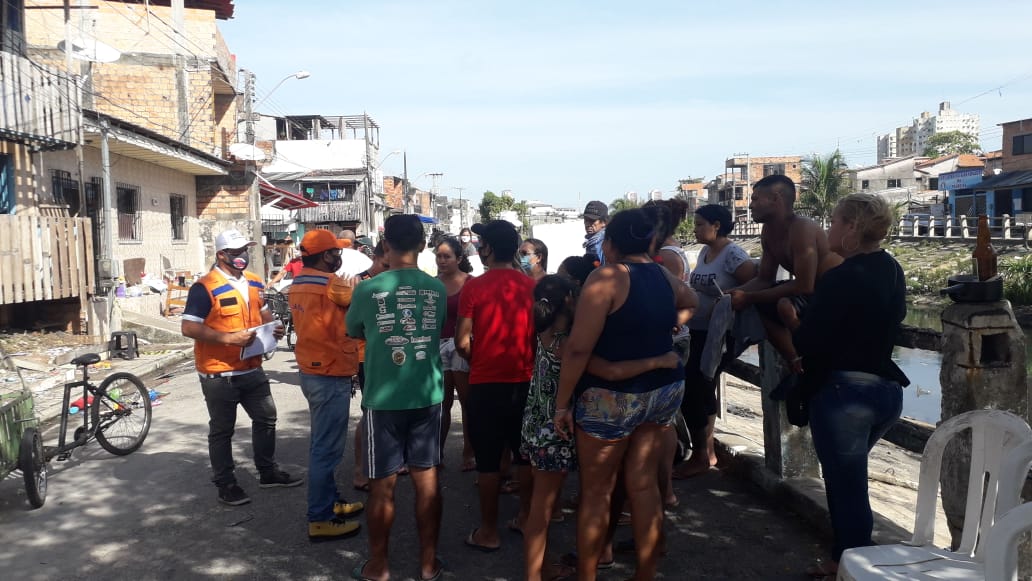 Defesa civil atende famílias vítimas de incêndio no bairro de Fátima