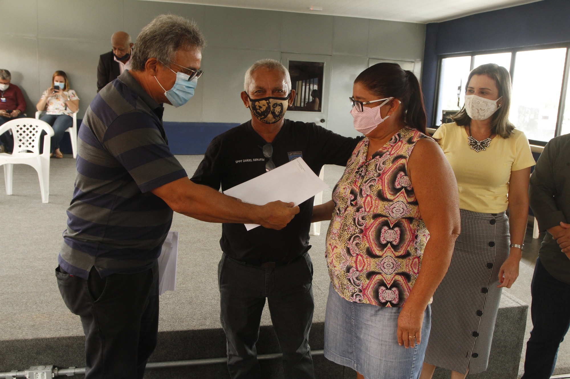 Famílias remanejadas da Bernardo Sayão recebem certidão de posse de imóveis
