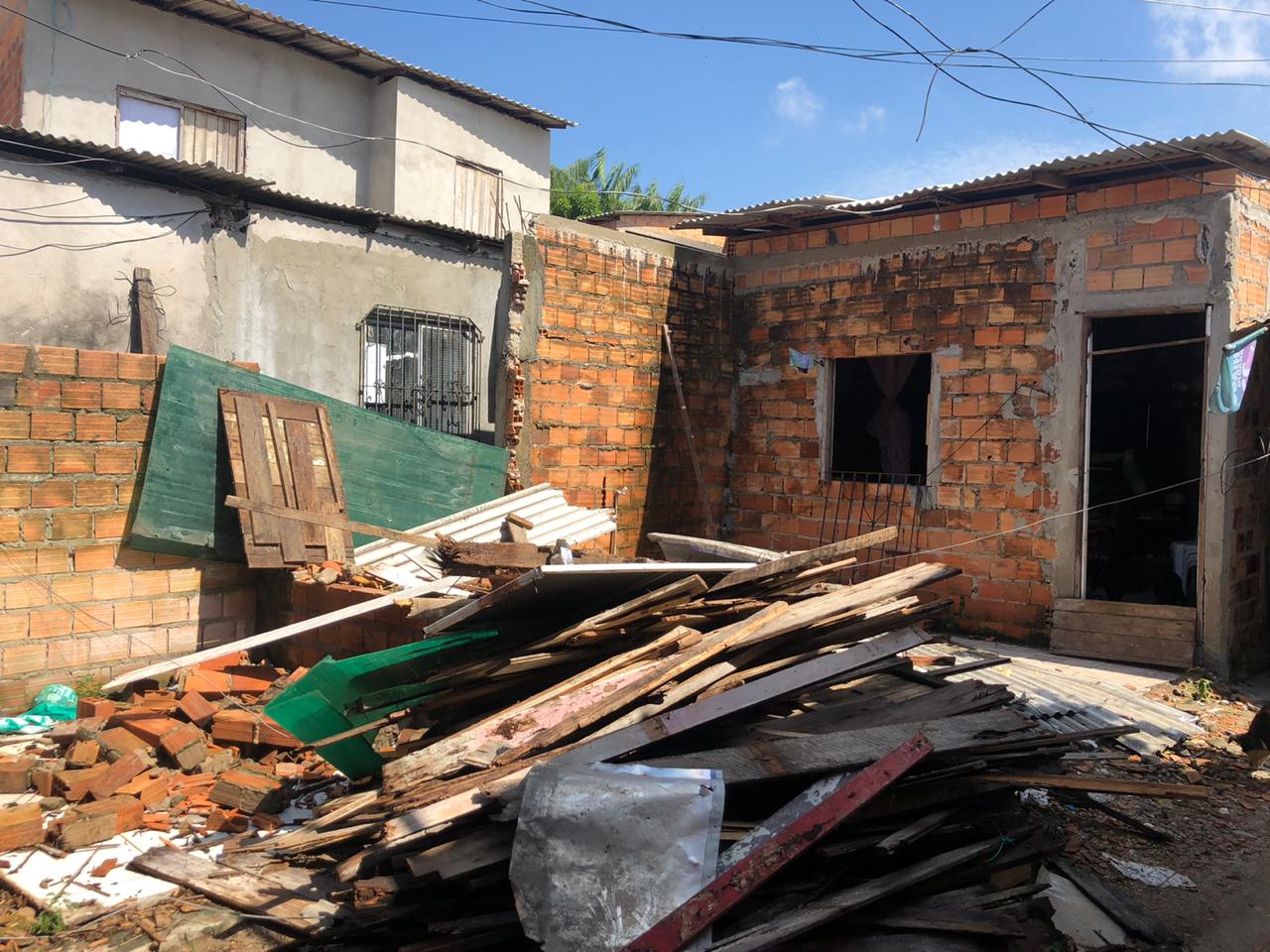 Defesa Civil Municipal atende famílias atingidas por vendaval