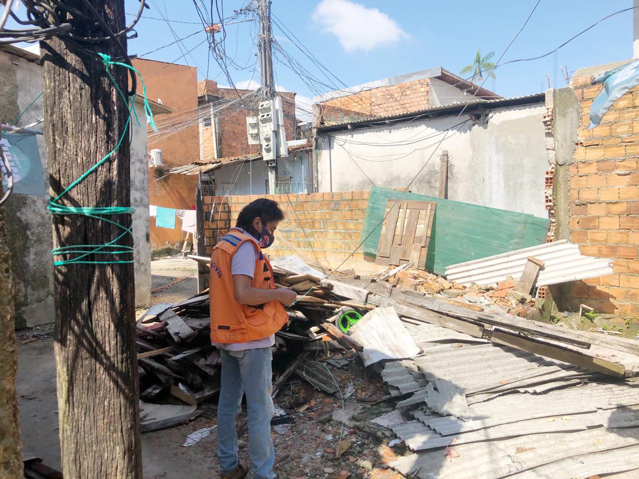 Defesa Civil Municipal atende famílias atingidas por vendaval