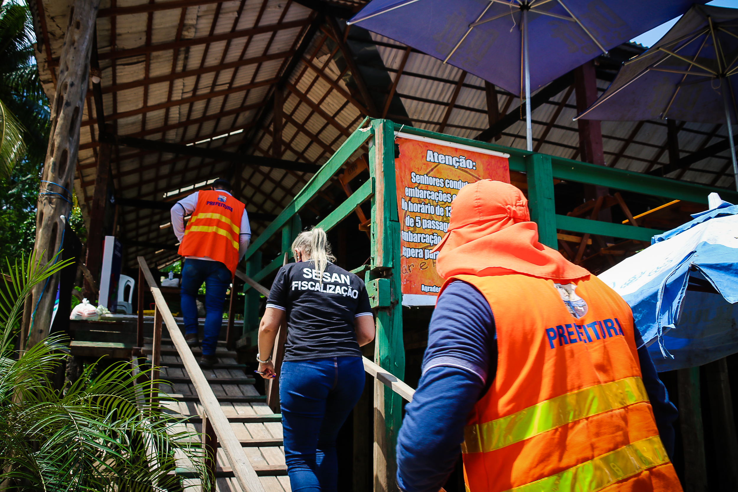 Restaurantes do Combu são notificados por descarte irregular de lixo no rio