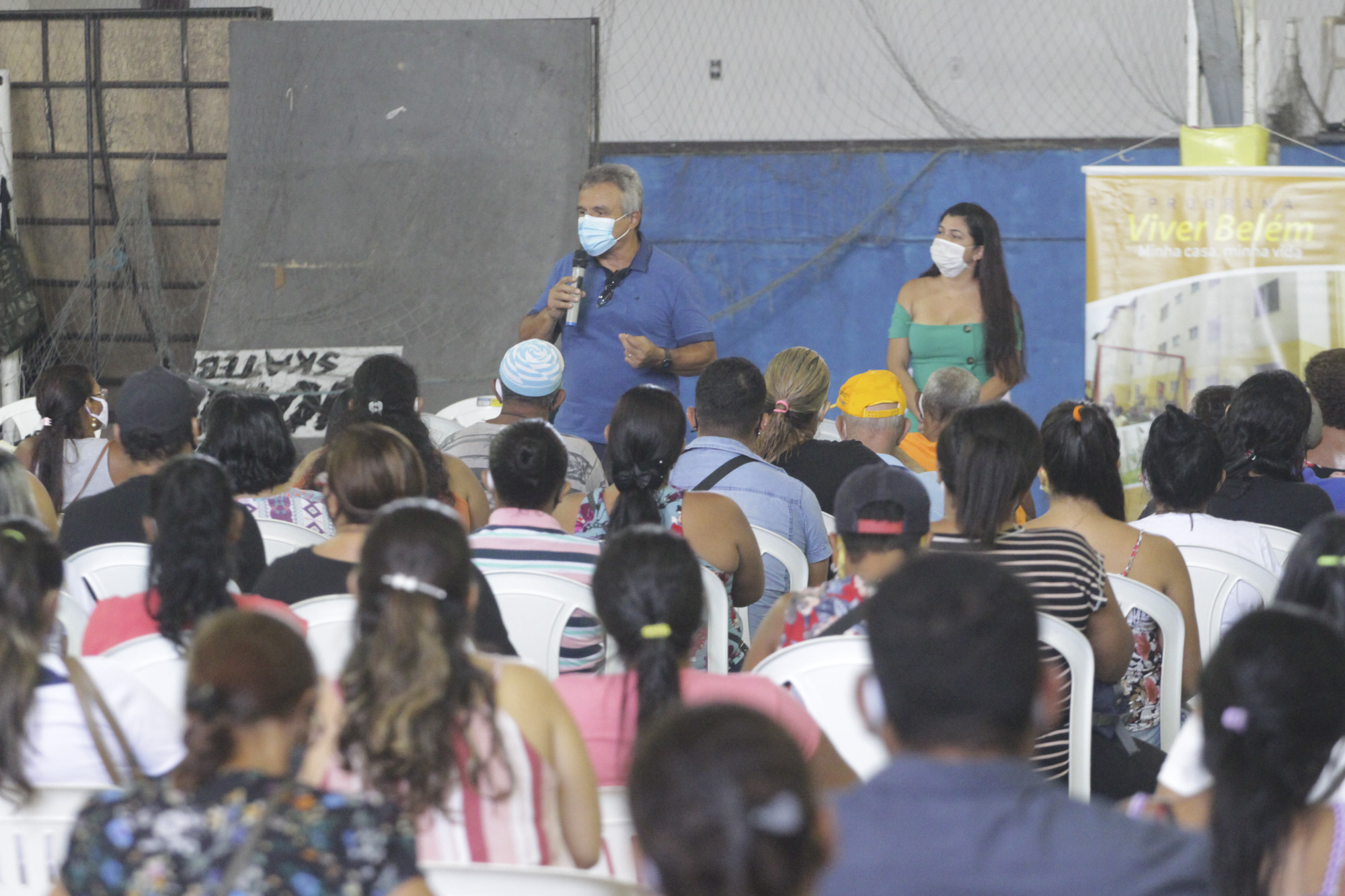 Famílias do Viver Tenoné II assinam contrato de entrega de imóveis