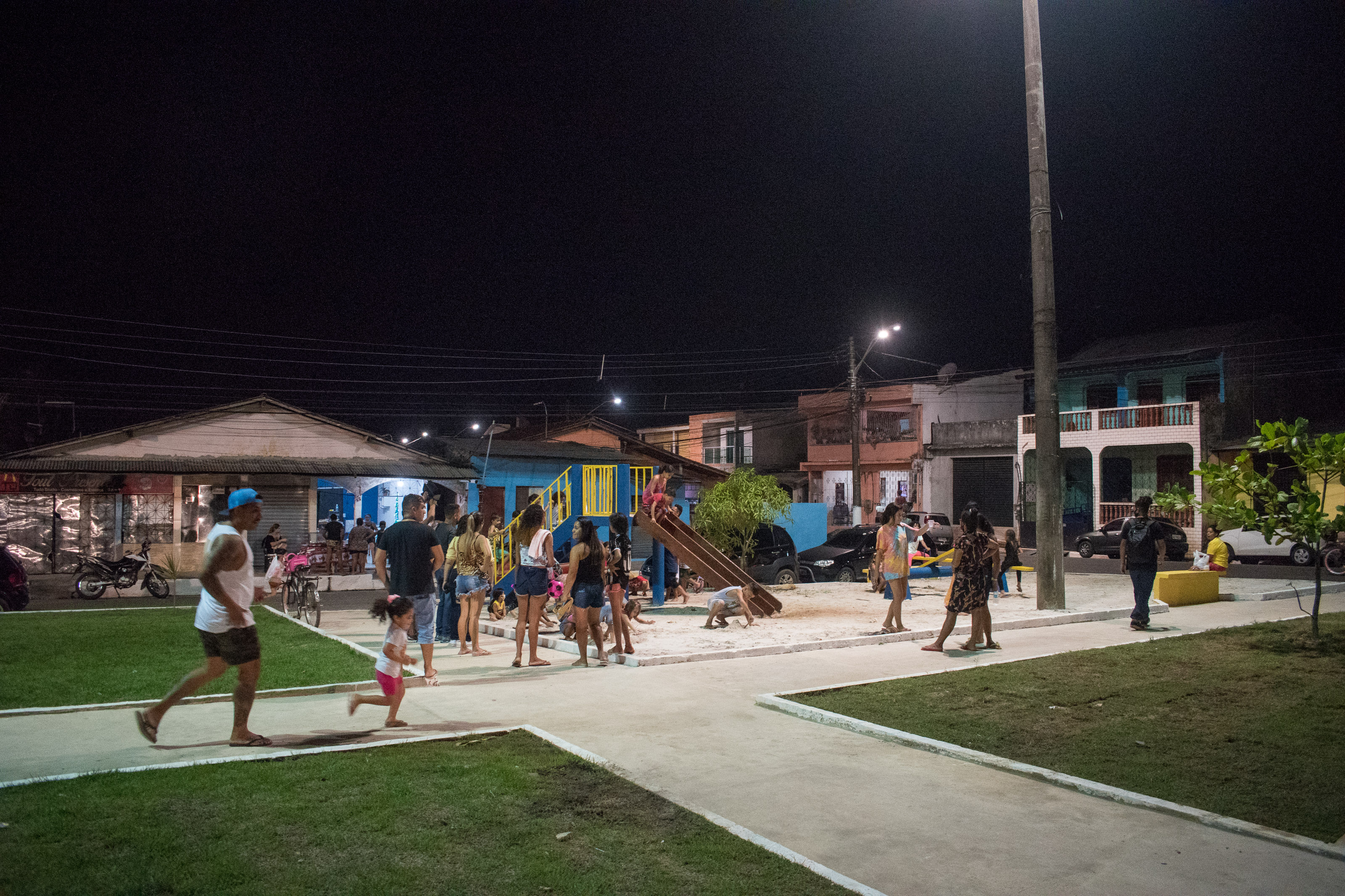 Novos logradouros públicos são entregues como parte do programa "Cuidando de Nossas Praças"