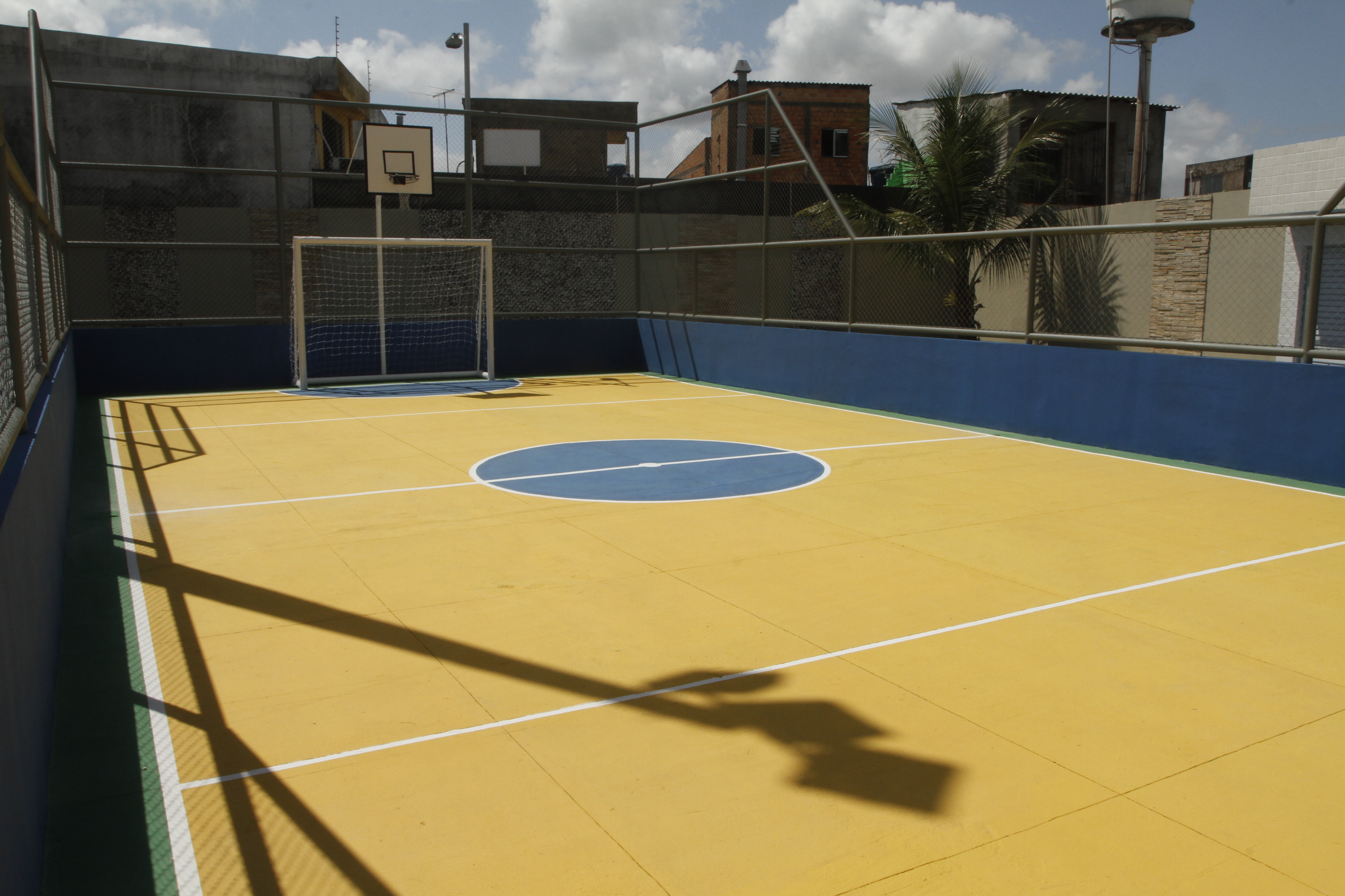 Bairro do Guamá recebe praça revitalizada com anfiteatro e espaço de lazer