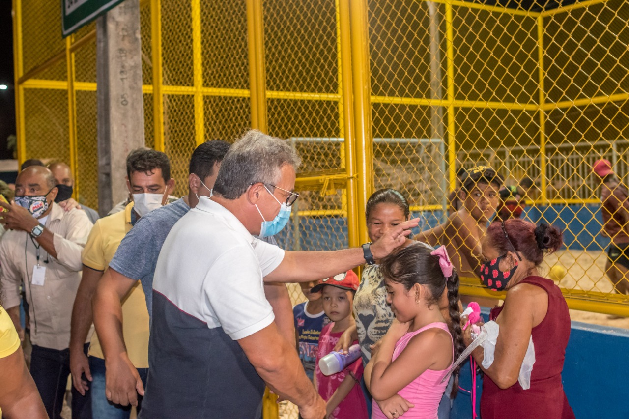Novo complexo esportivo público é entregue no bairro da Condor