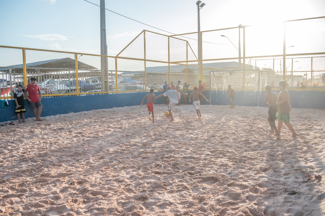 Novo complexo esportivo público é entregue no bairro da Condor