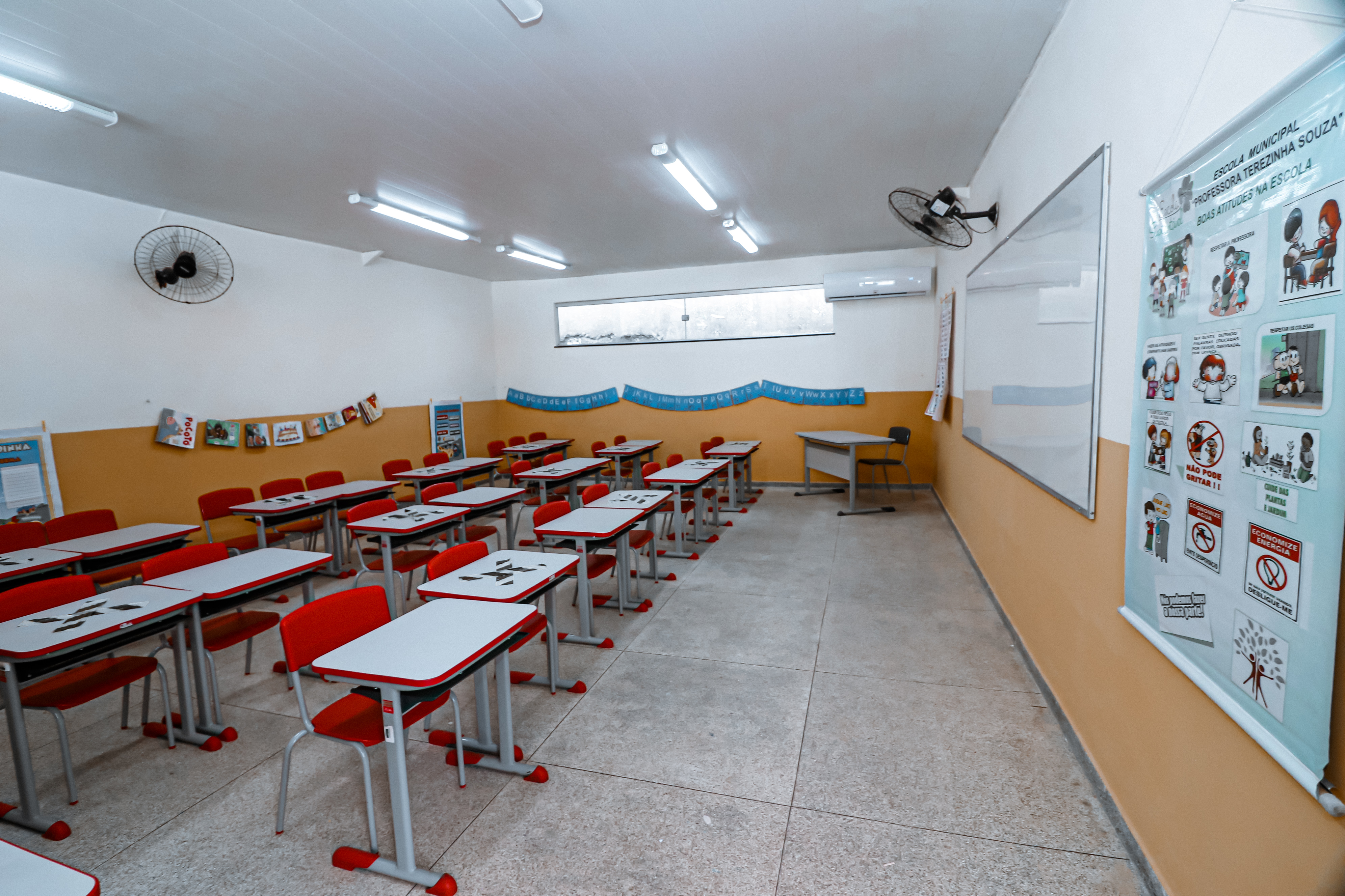 Escola Professora Terezinha Souza é reinaugurada totalmente reformada