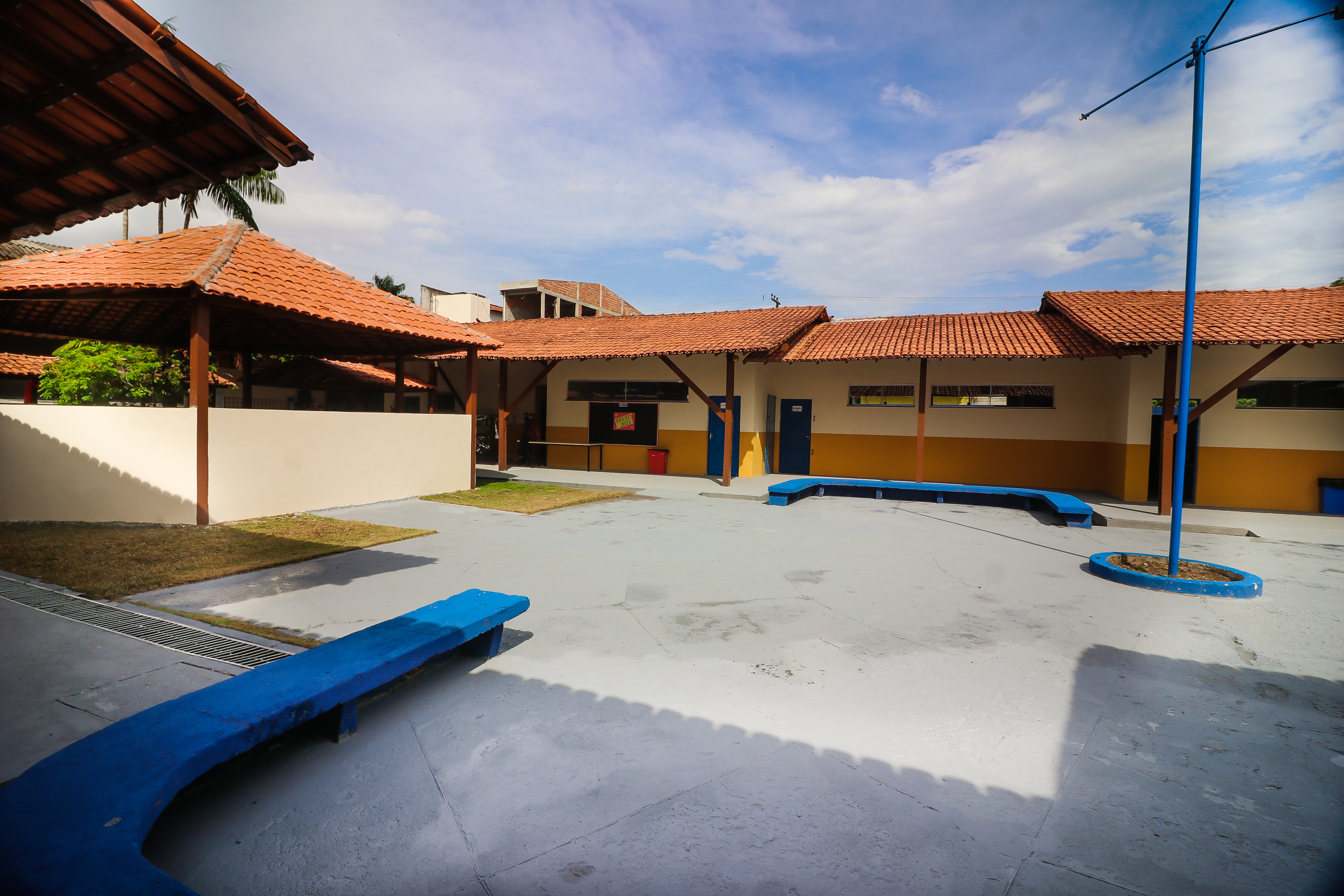 Escola Professora Terezinha Souza é reinaugurada totalmente reformada