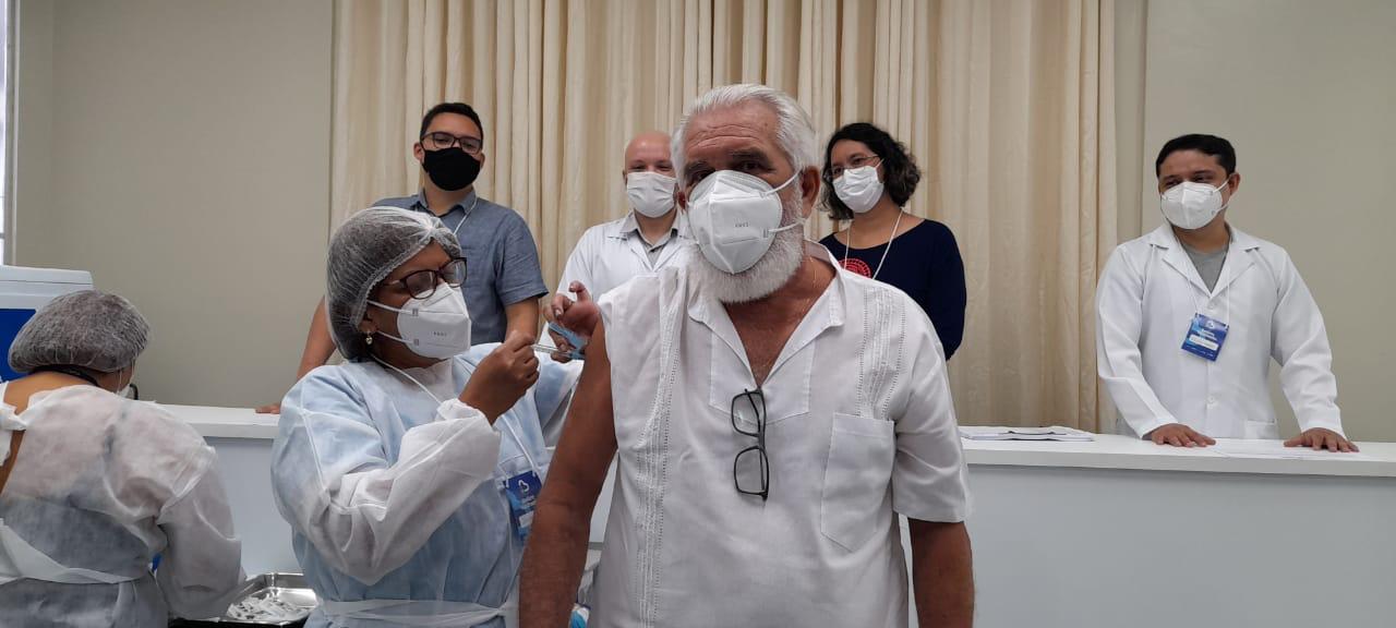 Sesma garante vacinação contra Covid-19 para 100% dos profissionais dos Prontos Socorros Municipais