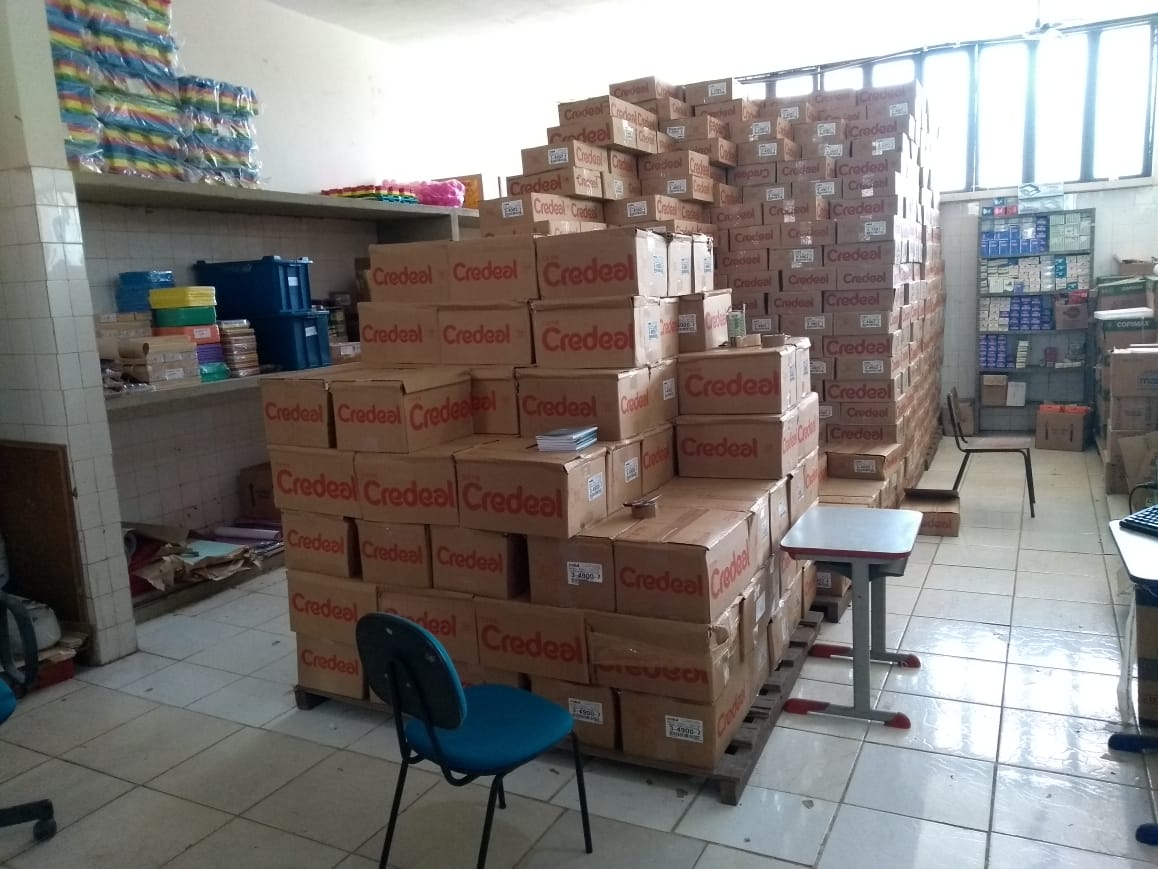 Semec entrega novo kit escolar para as escolas municipais de Belém 