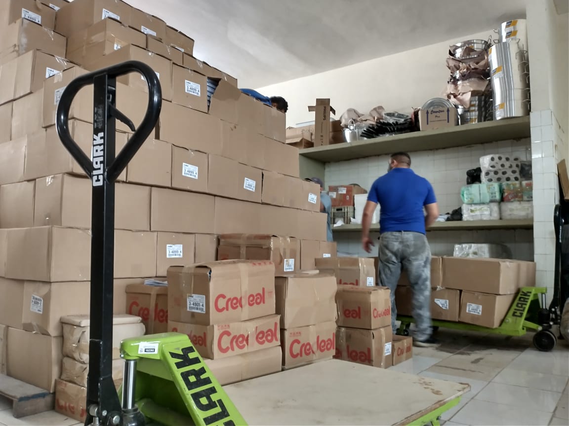 Semec entrega novo kit escolar para as escolas municipais de Belém 