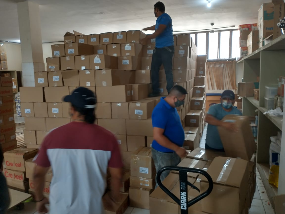 Semec entrega novo kit escolar para as escolas municipais de Belém 