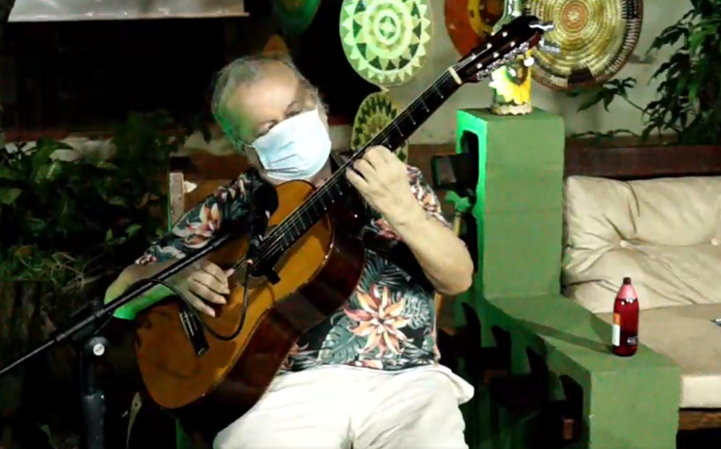 Prefeito prestigia live de aniversário do artista  paraense  Sebastião Tapajós 