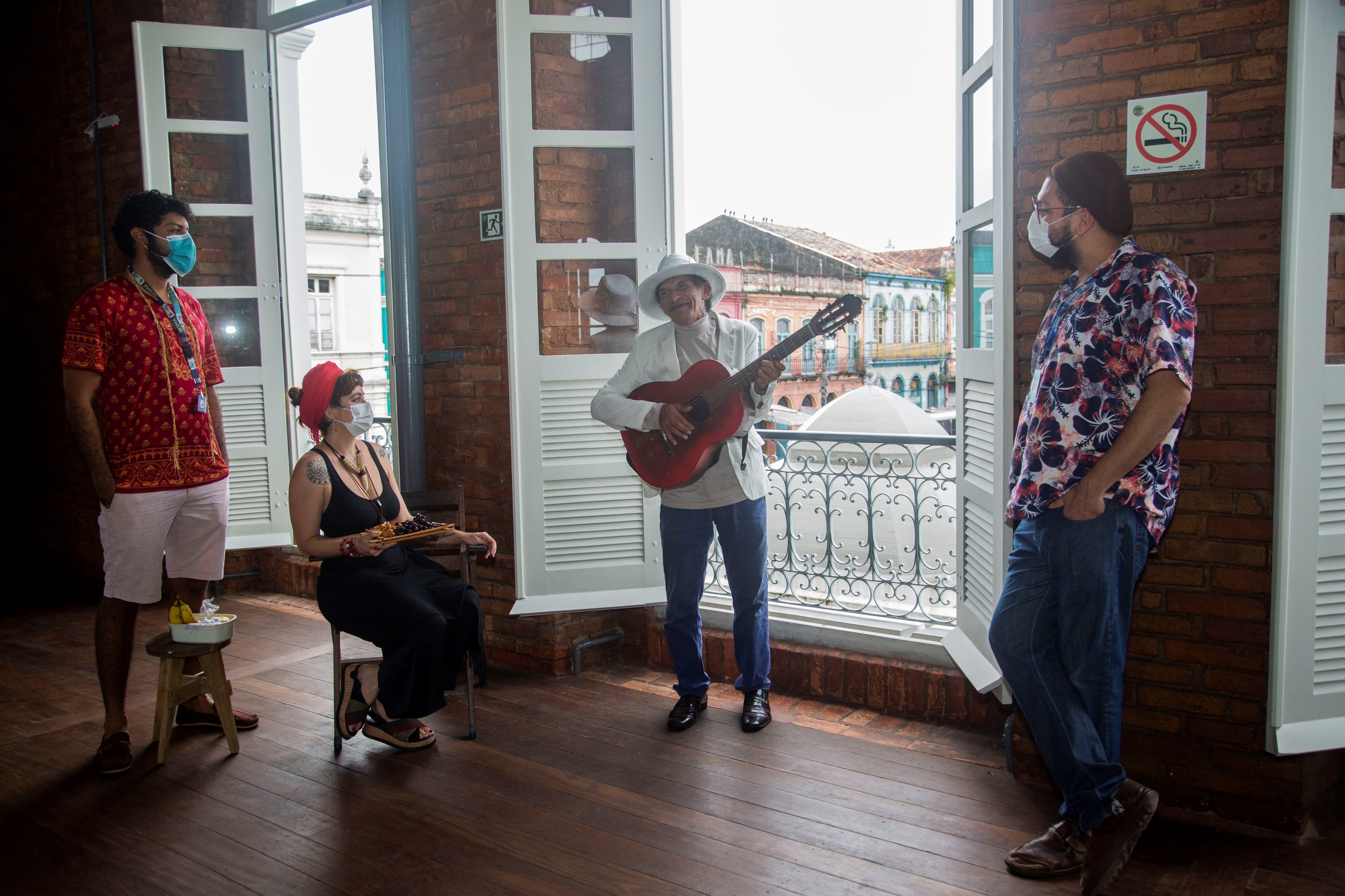 Artista popular atendido pelo Consultório de Rua lança CD autoral