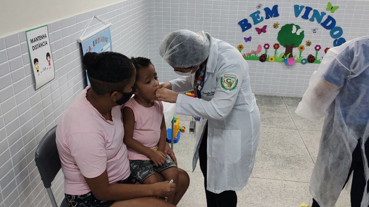 Semana do Bebê leva vacinação contra gripe a escolas municipais 