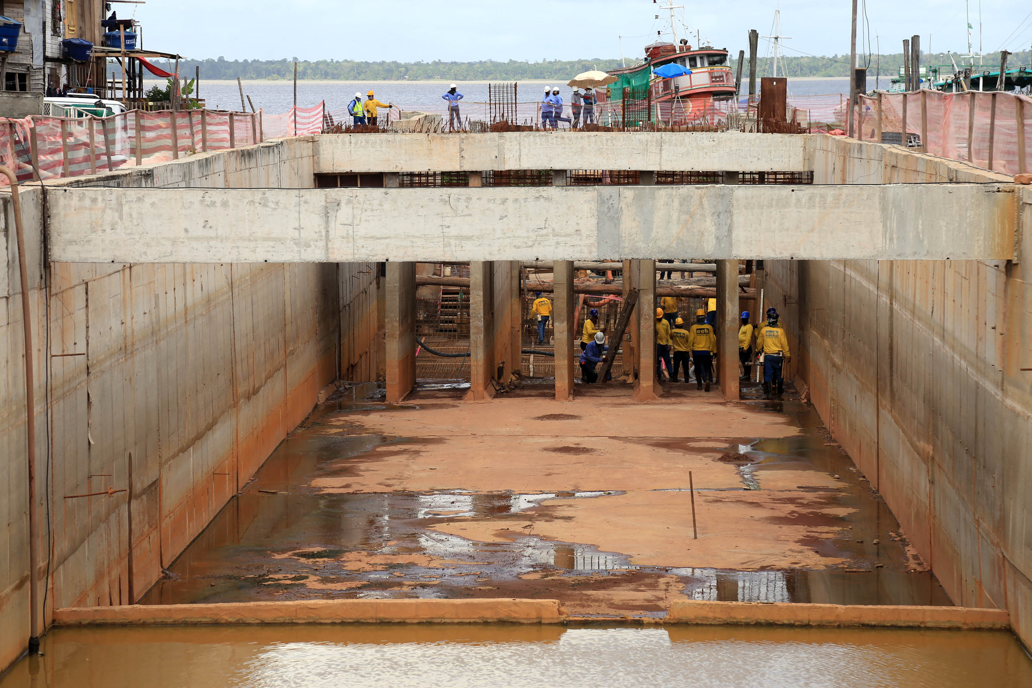 Obras do canal da Caripunas avançam e moradores da Bernardo Sayão na expectativa da liberação do trânsito