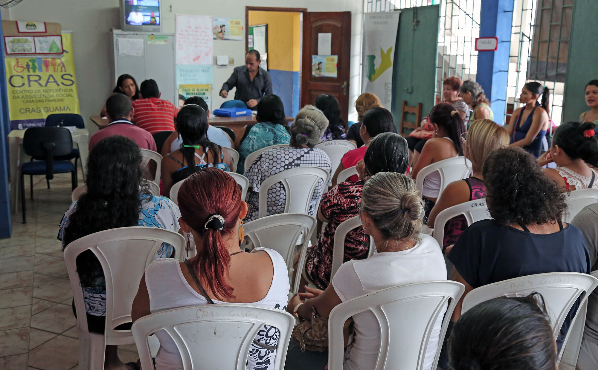 Governo Federal anuncia auxílio e gera longas filas aos Cras em todo Brasil