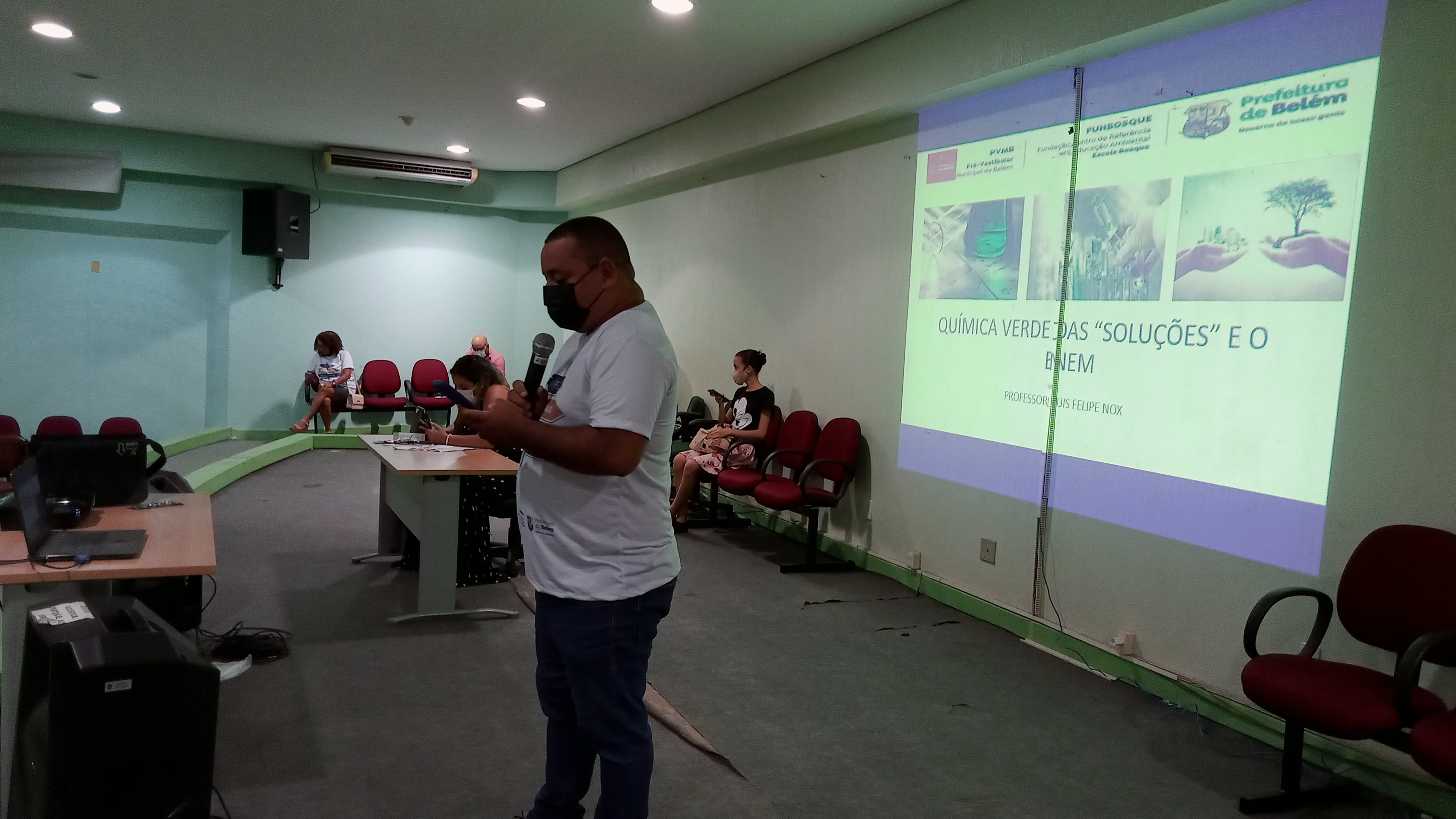 Cursinho pré-vestibular da prefeitura realiza Feira Vocacional e aulão