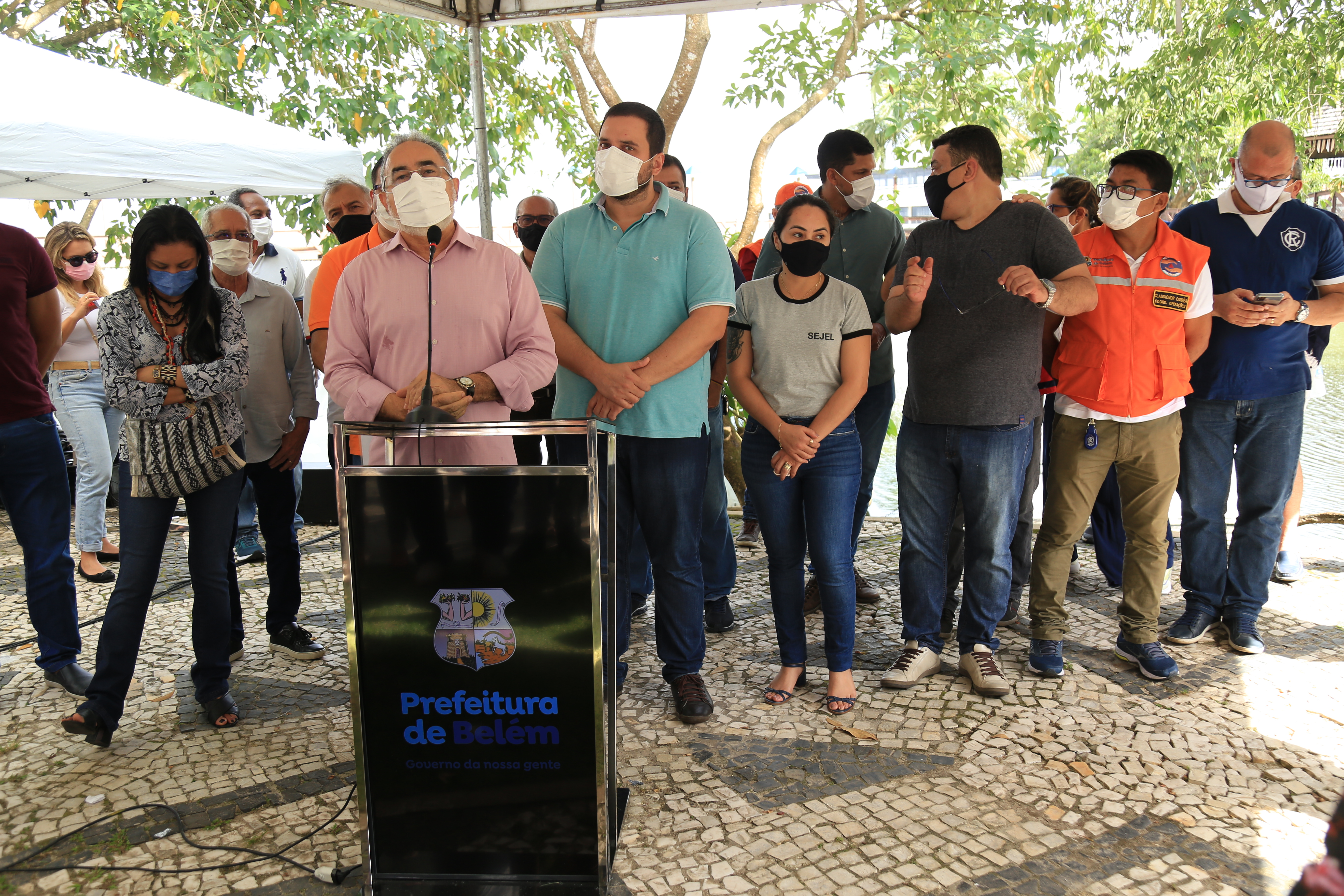 Prefeito assina ordem de serviço para revitalizar o Ver-o-Rio e canteiro da avenida Pedro Álvares Cabral