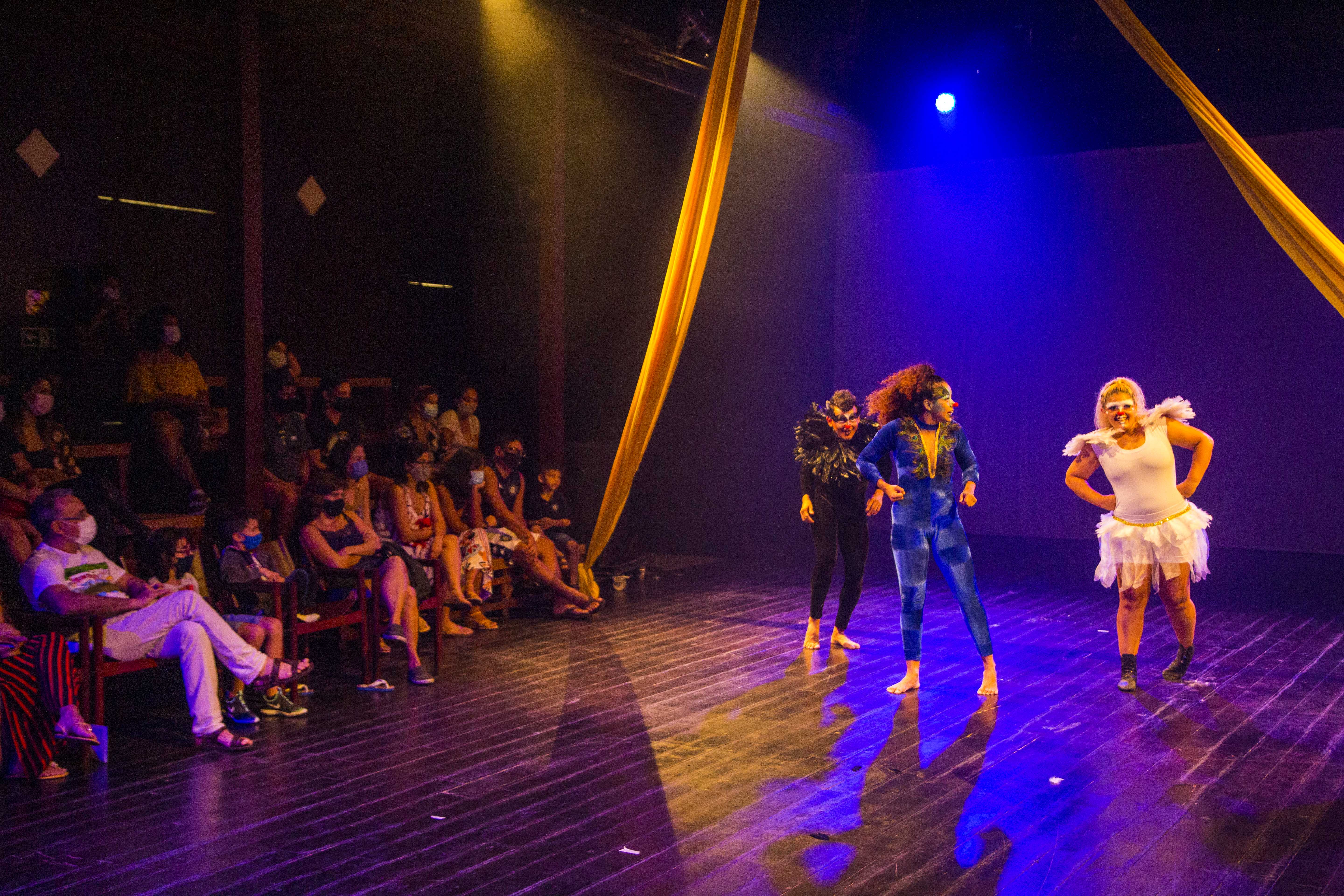 Espetáculo "O Ciclo de Atman" leva circo e dança ao palco do Waldemar Henrique