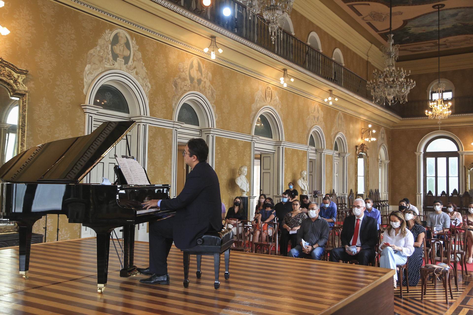 Prefeito Edmilson Rodrigues participa da abertura do 48º Encontro de Artes de Belém 