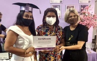 Curso de corte de cabelo para LGBTQIA+ promovido pela Prefeitura encerra com formatura nesta sexta, 28