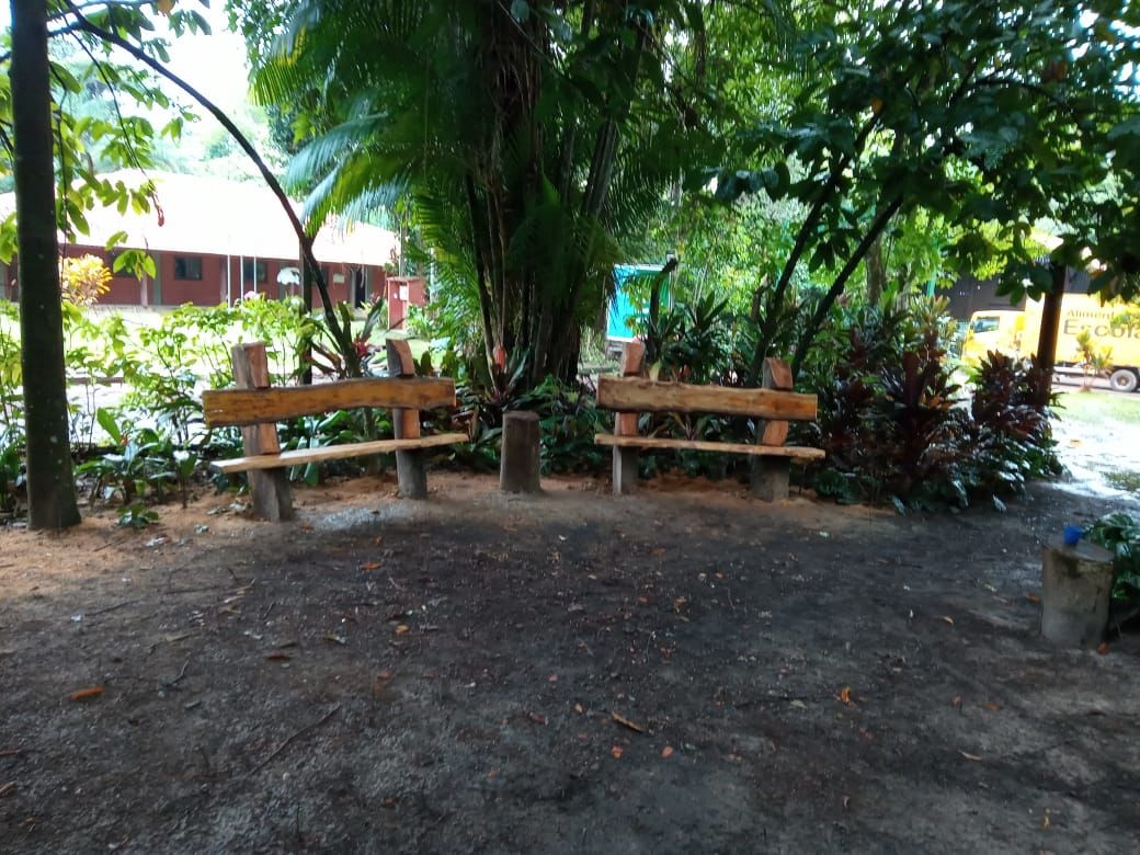 Novo paisagismo revitaliza espaços na Escola Bosque em Outeiro 