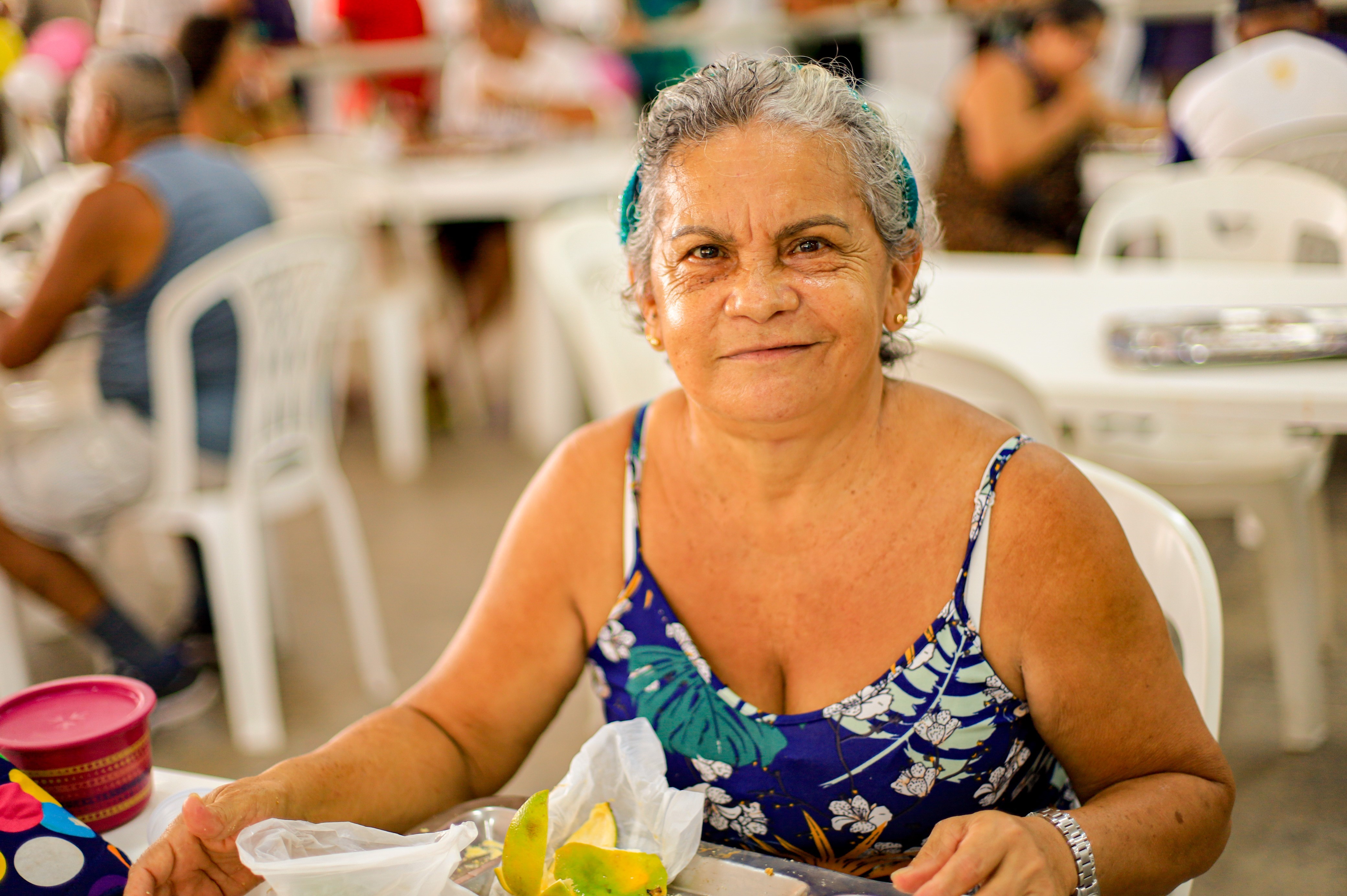Restaurante Popular, uma das políticas de combate à fome, oferece cardápio especial às mulheres