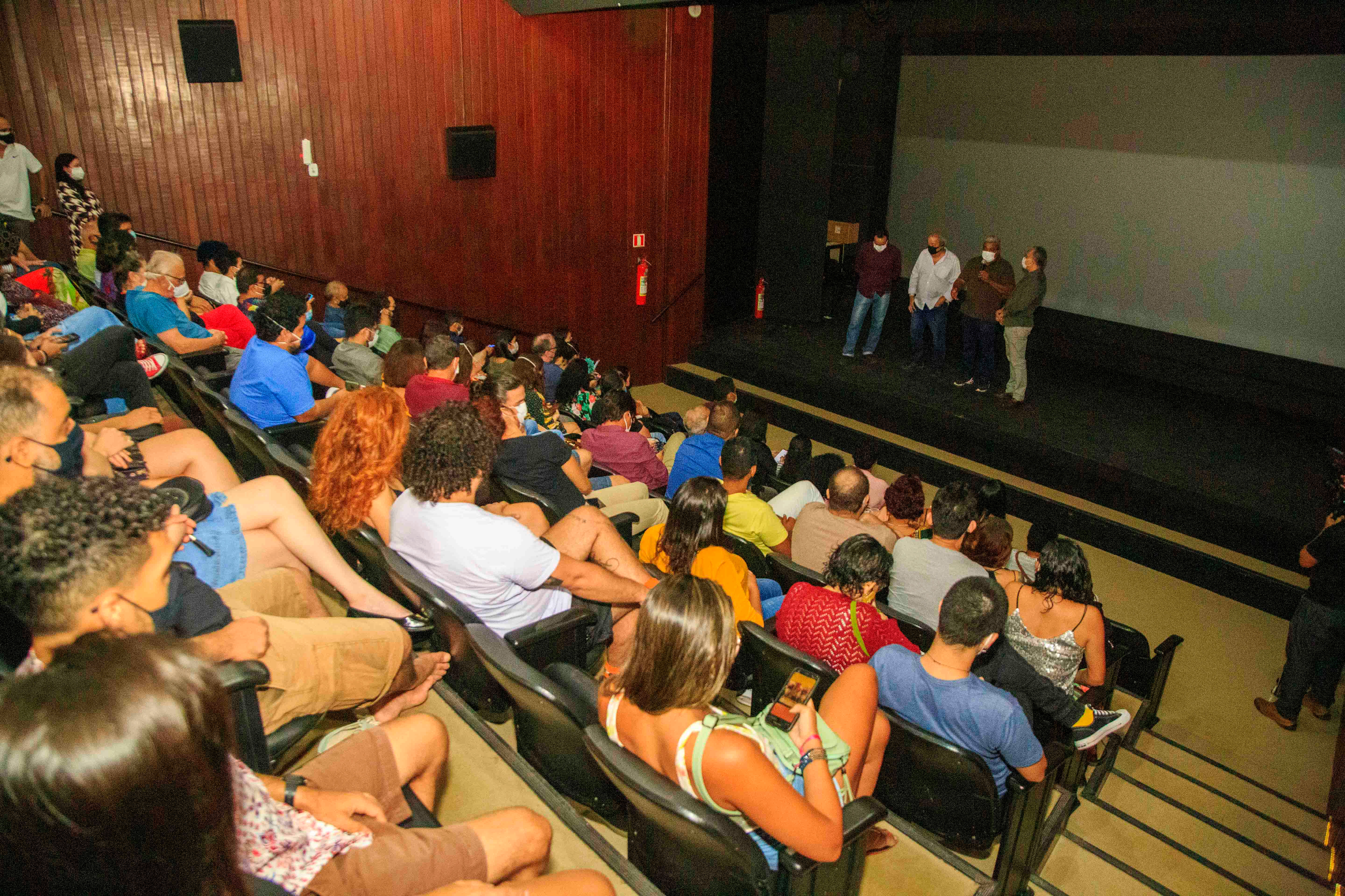 Emoções e lembranças marcam a reexibição do filme Chama Verequete, 20 anos após a estreia