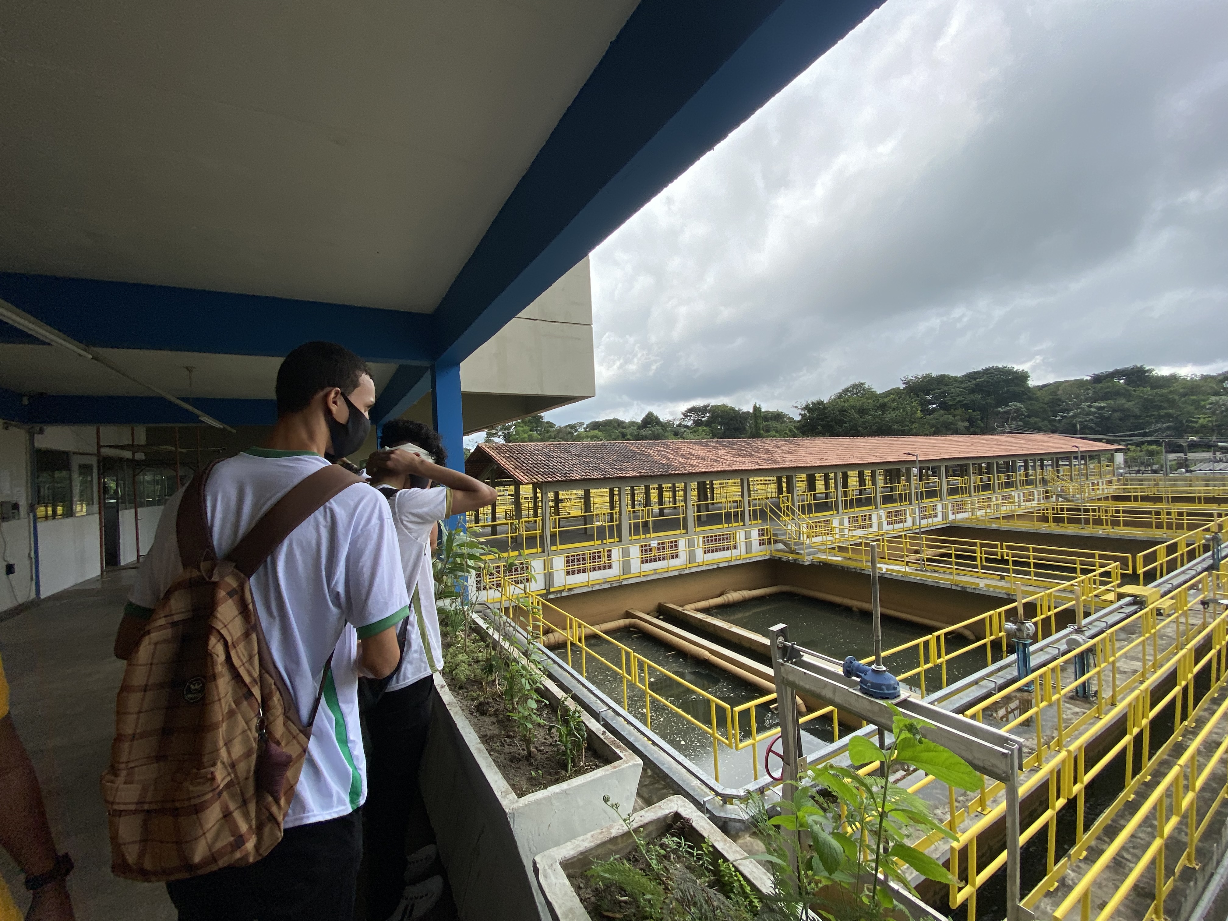 Alunos do ensino médio da Funbosque conhecem processo de tratamento da água em Belém  