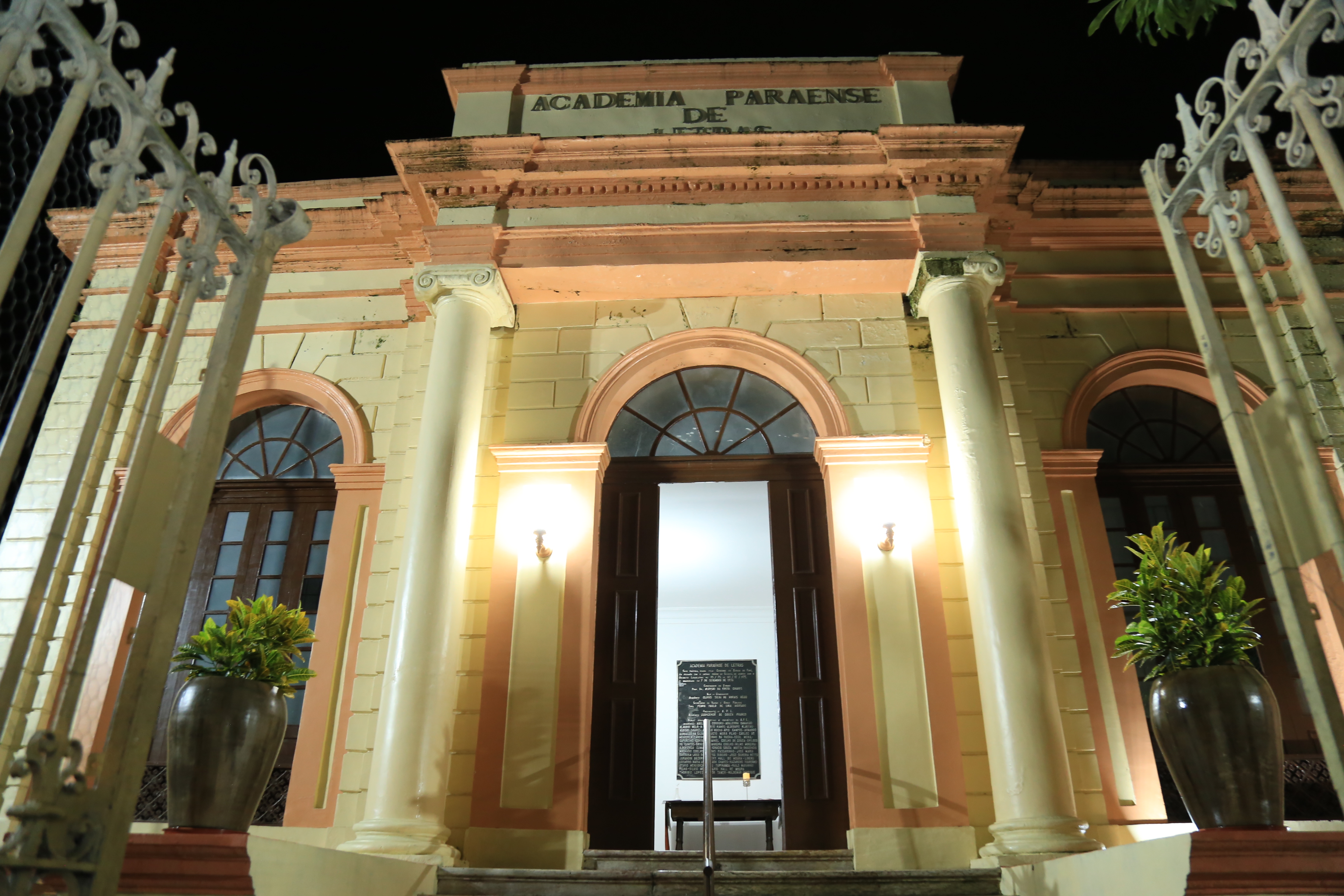 Prefeitura prepara documento para doar o prédio Barão do Guajará ao Instituto Histórico e Geográfico do Pará