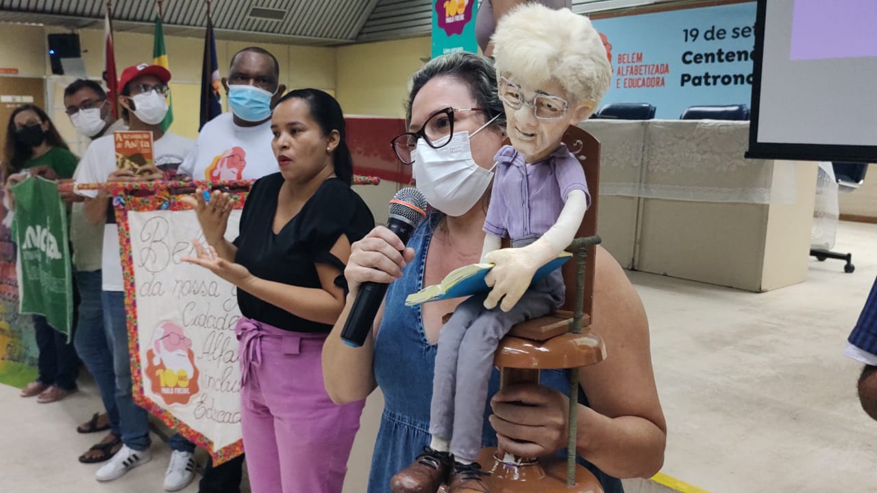 Educadores participam da formação inicial do programa Alfabetiza Belém