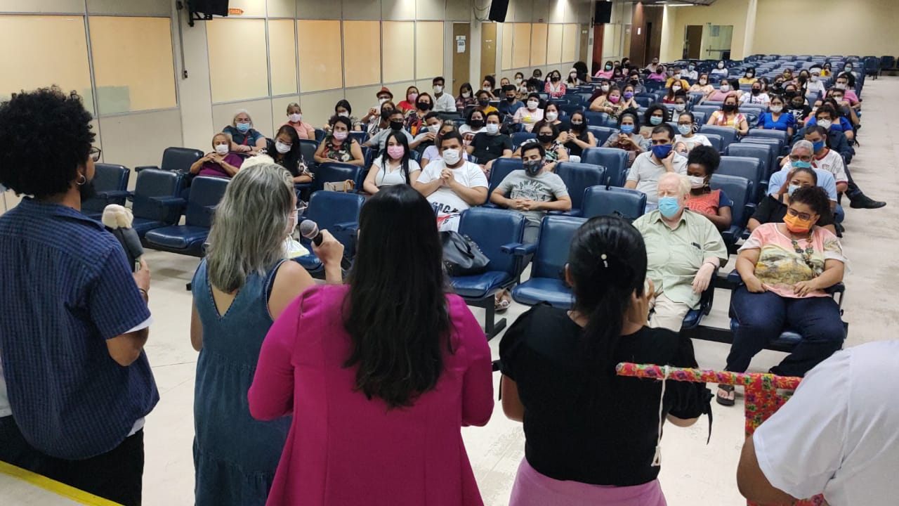 Educadores participam da formação inicial do programa Alfabetiza Belém