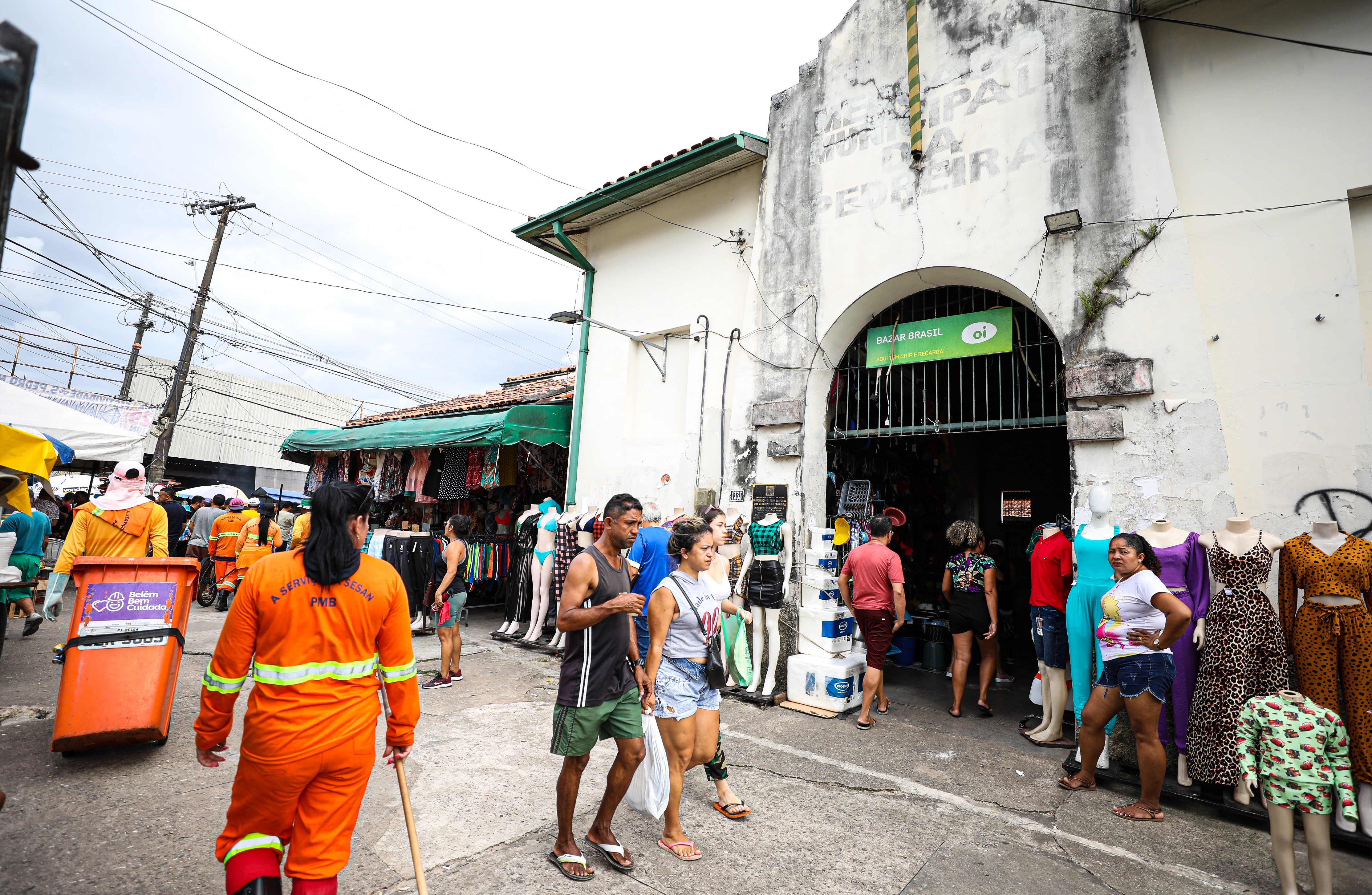 Feirantes da Pedreira fazem festa para São Pedro e para comemorar reforma anunciada pela Prefeitura