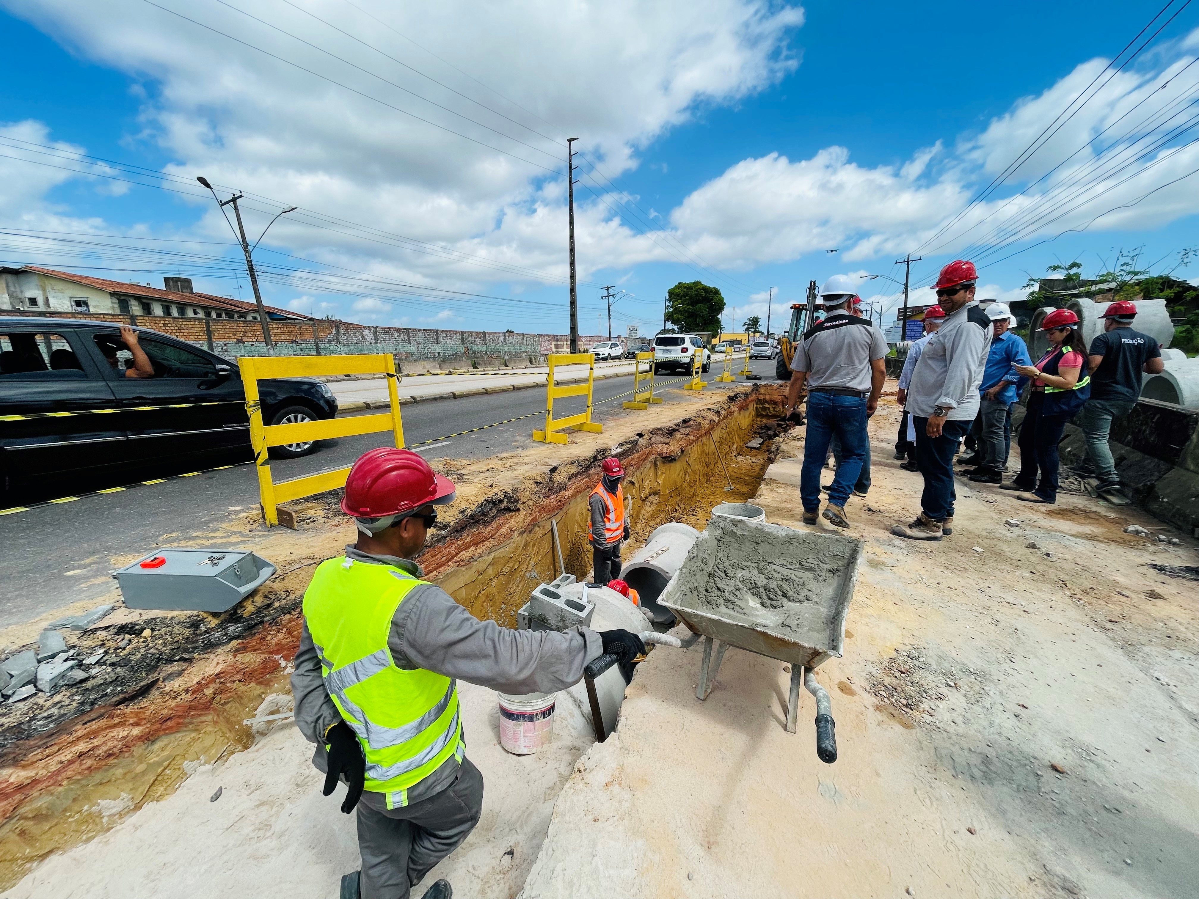Visita técnica na Av. Augusto Montenegro avalia andamento e execução da obra de reurbanização